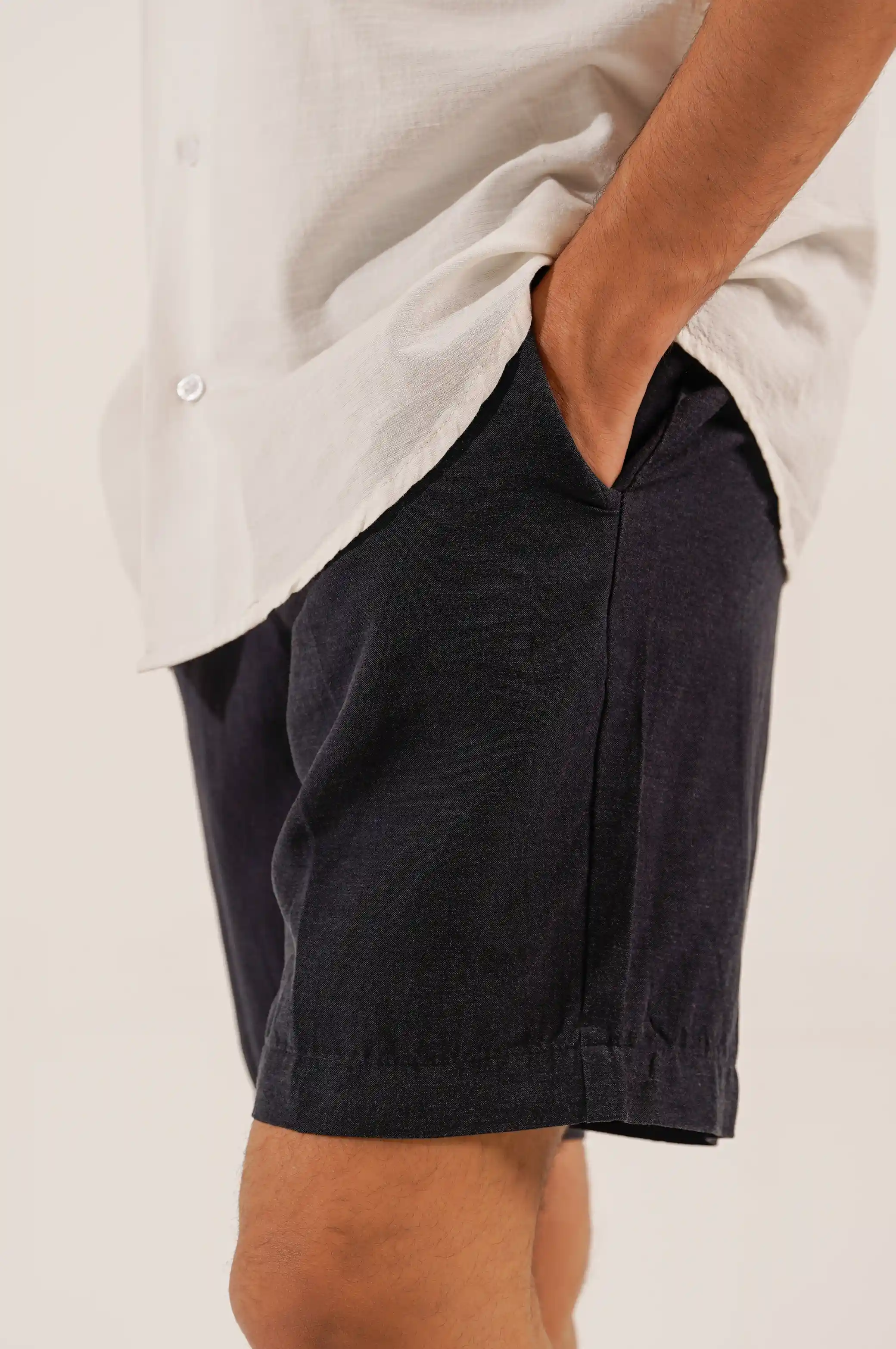 DRAWSTRING LINEN SHORTS - Image 2