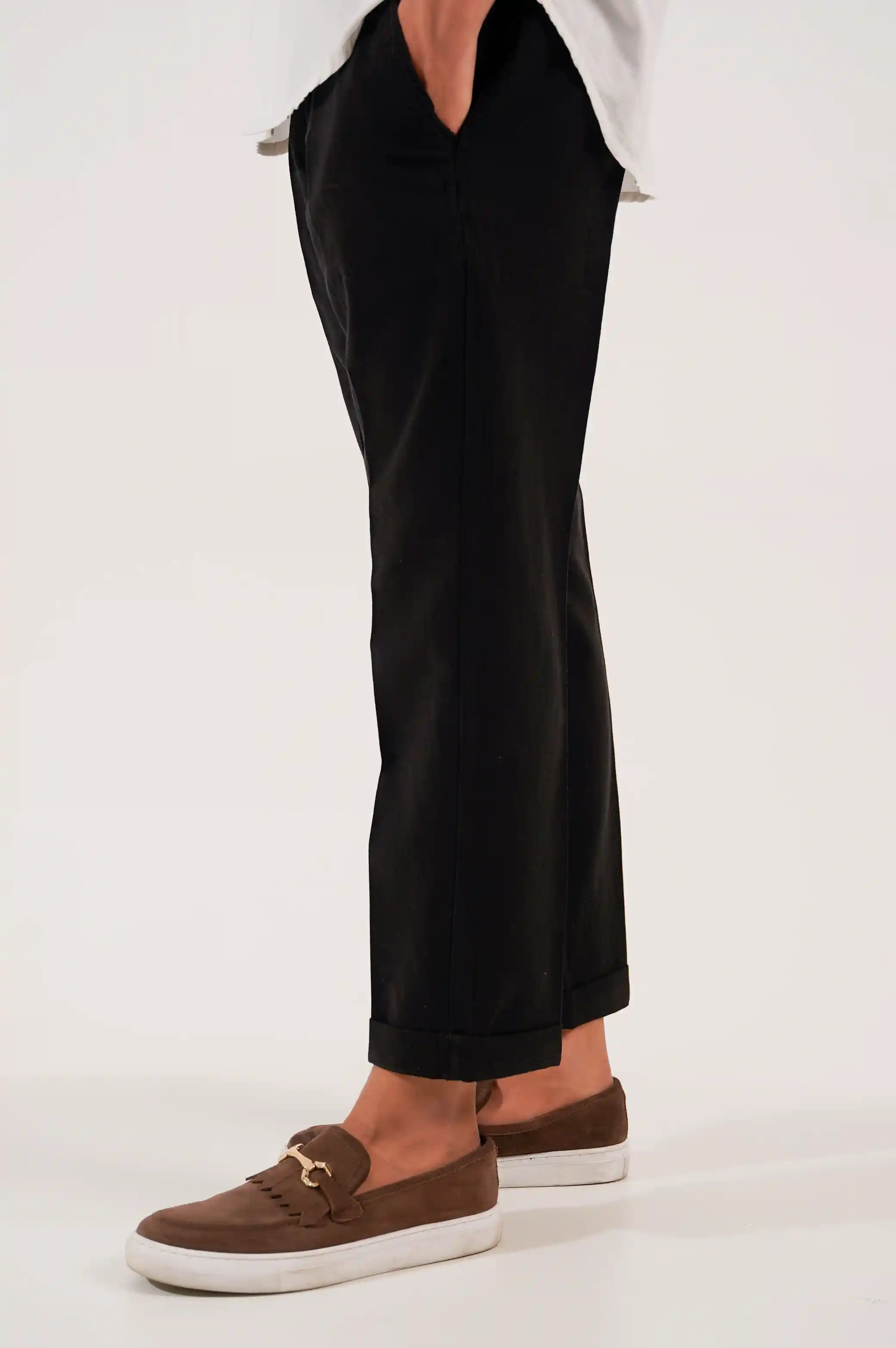 LINEN TURN-UP PANTS - Image 3