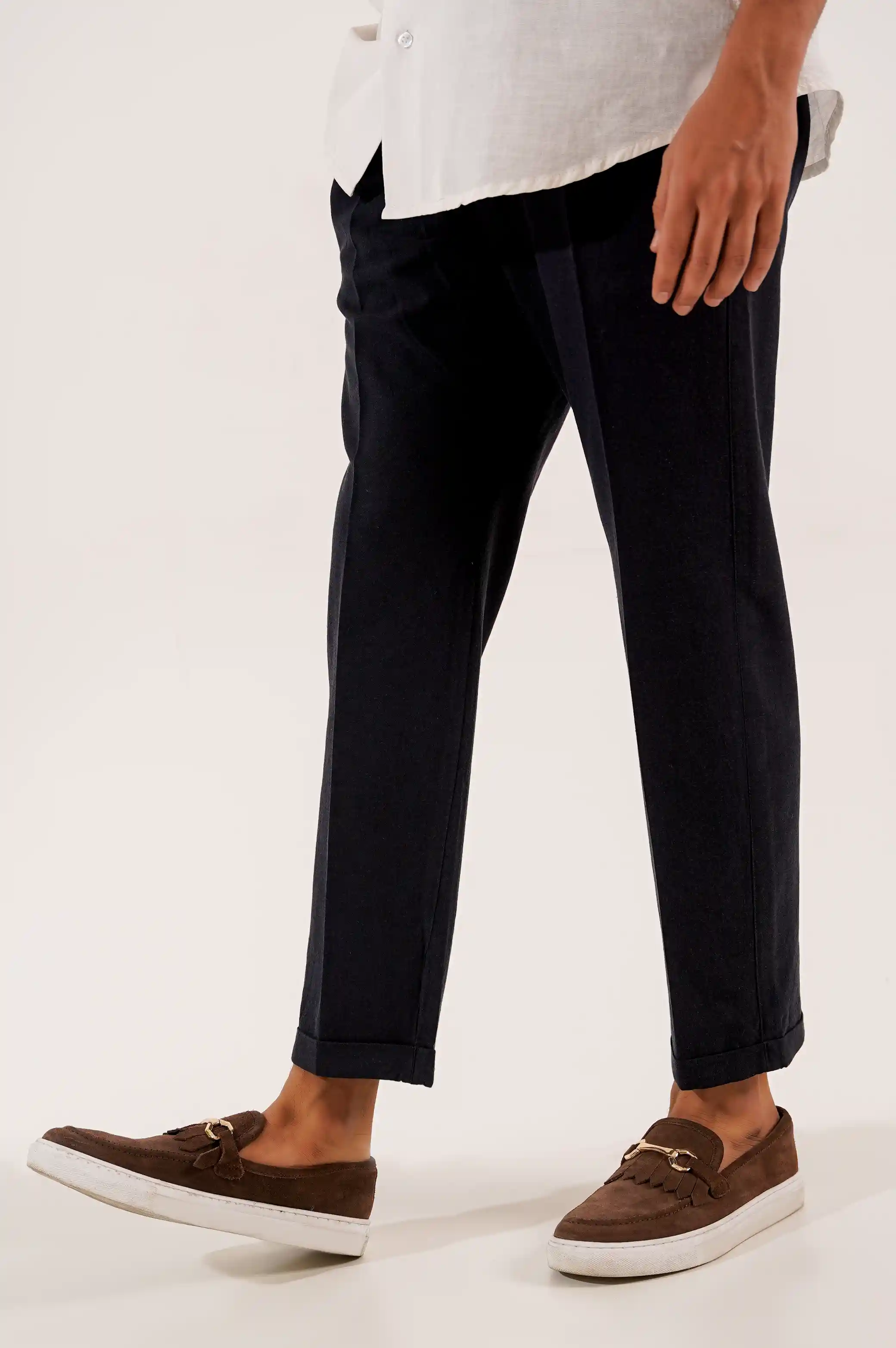 LINEN TURN-UP PANTS - Image 3