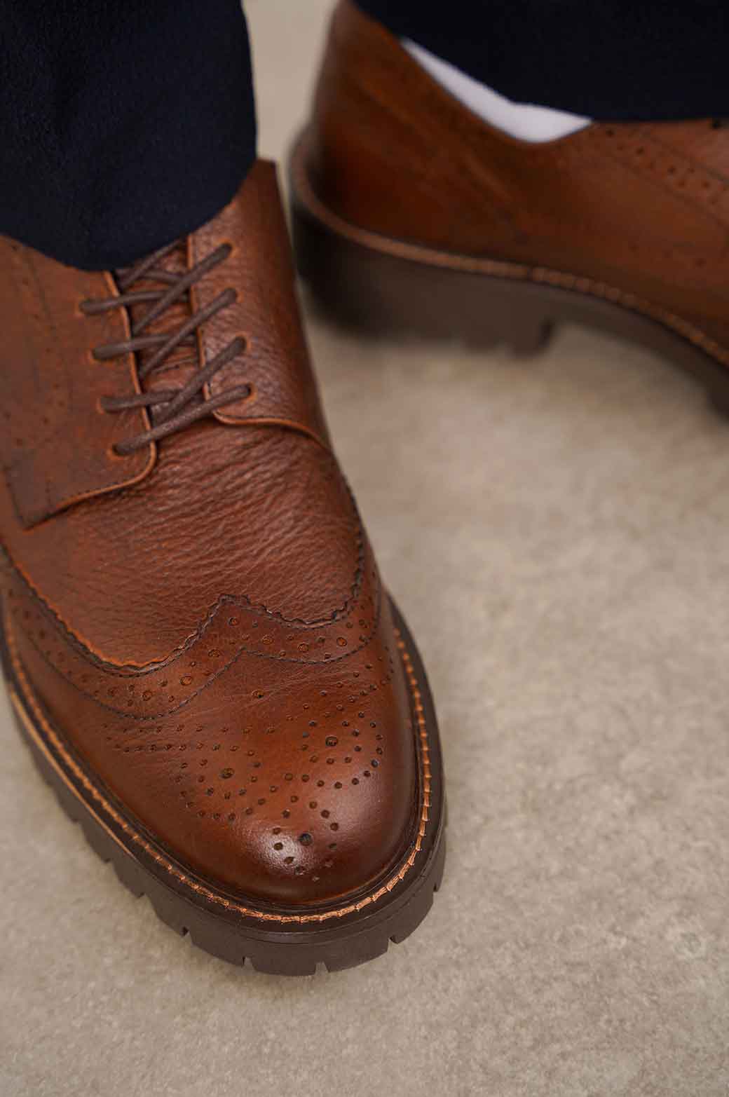 LOW-TOP LEATHER BROGUES - Image 4