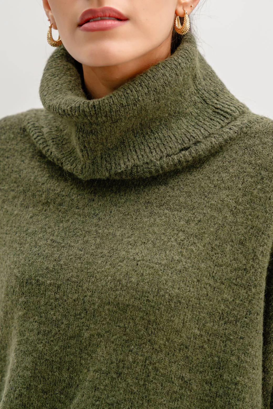MANHATTAN HIGH NECK SWEATER - Image 2