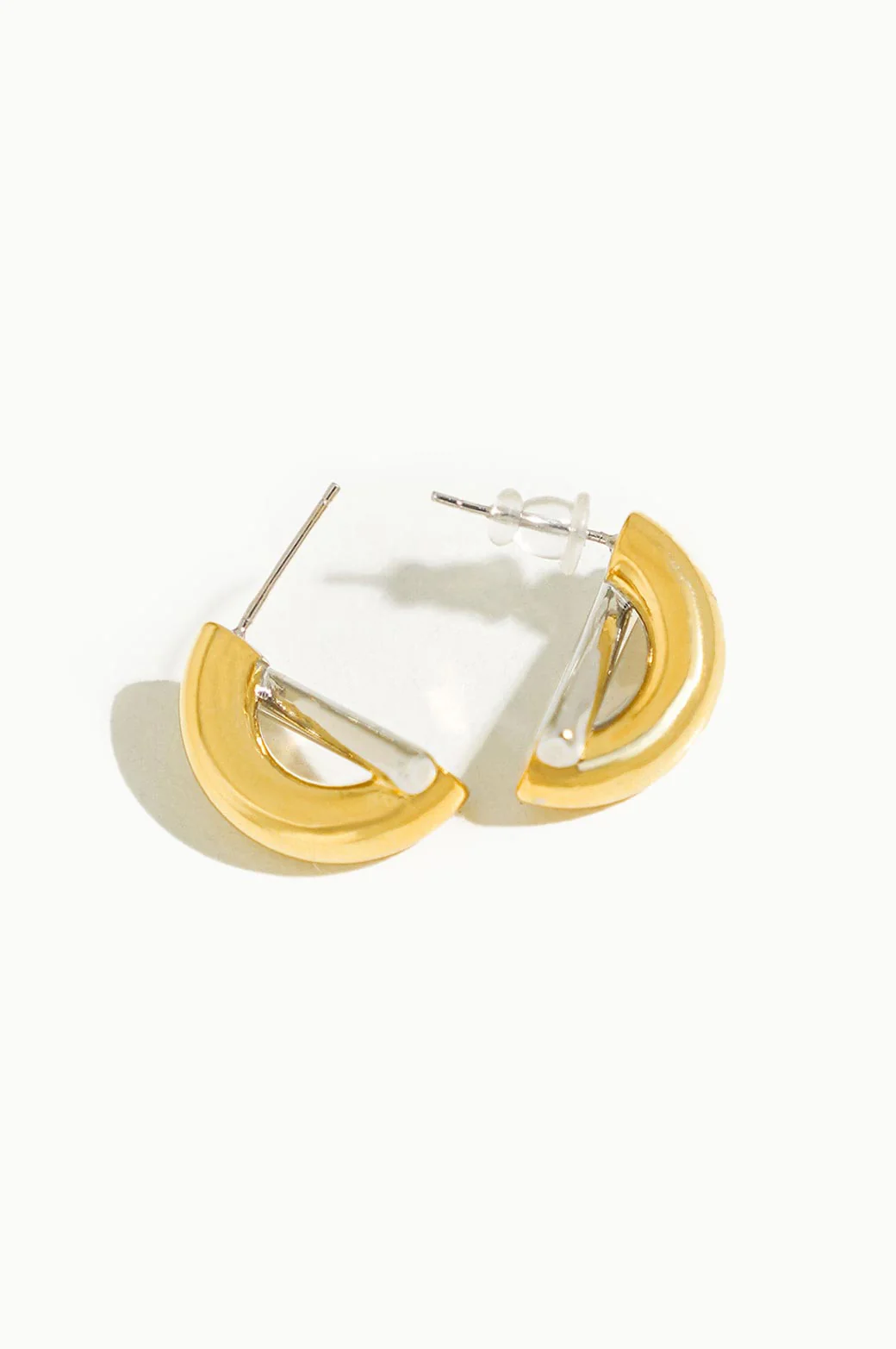 METALLIC EARRING