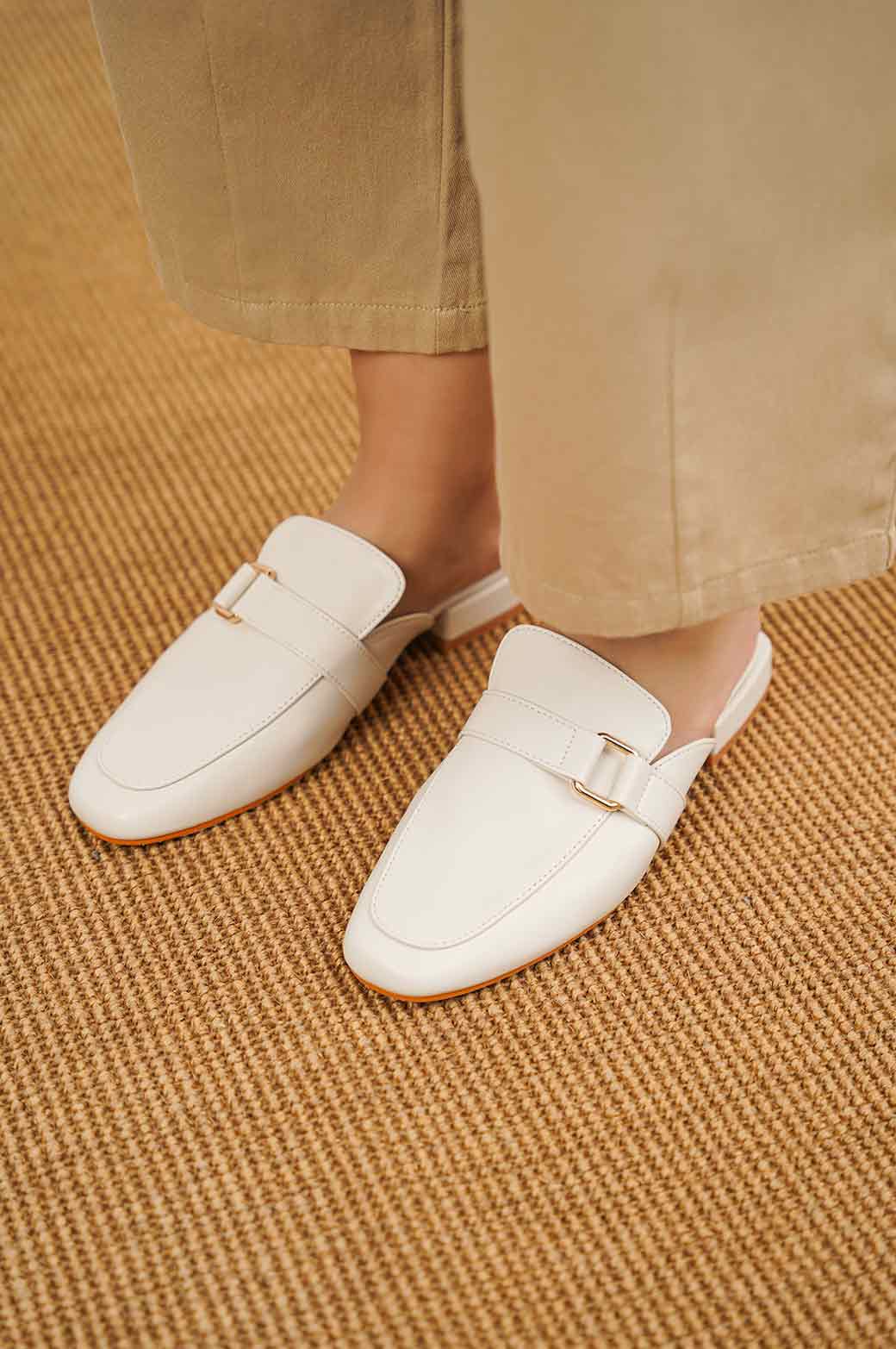 MINIMALIST MULES