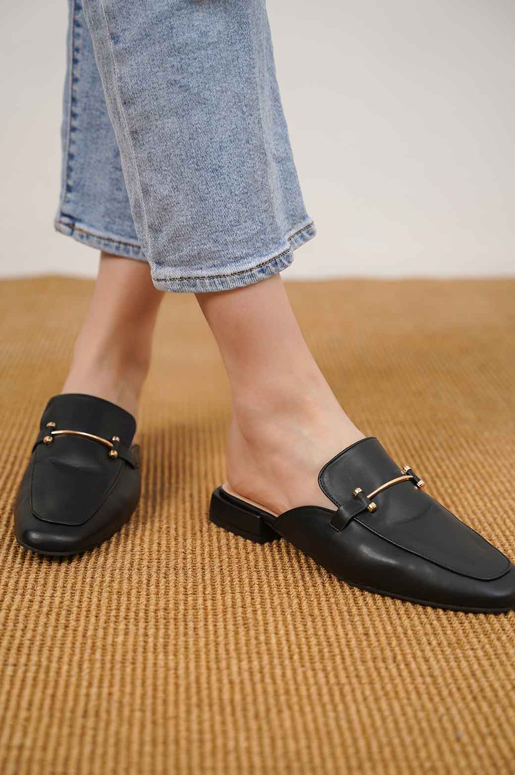 MINIMALIST MULES - Image 3