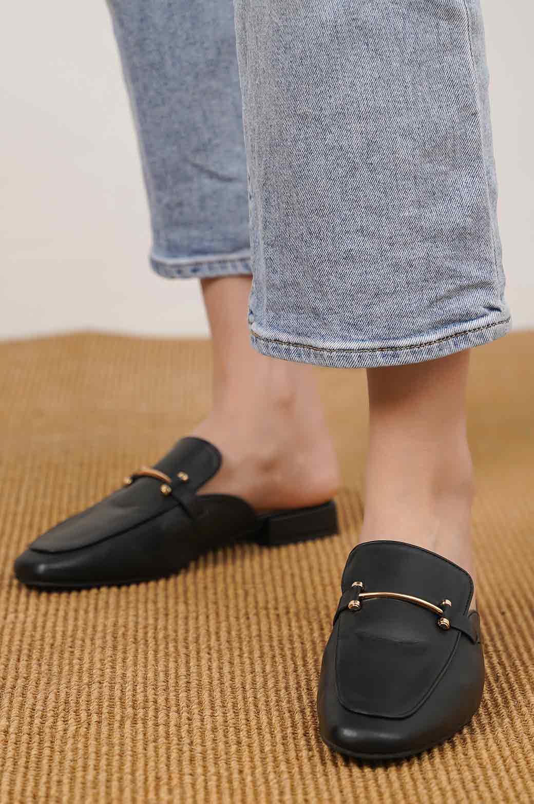 MINIMALIST MULES - Image 4