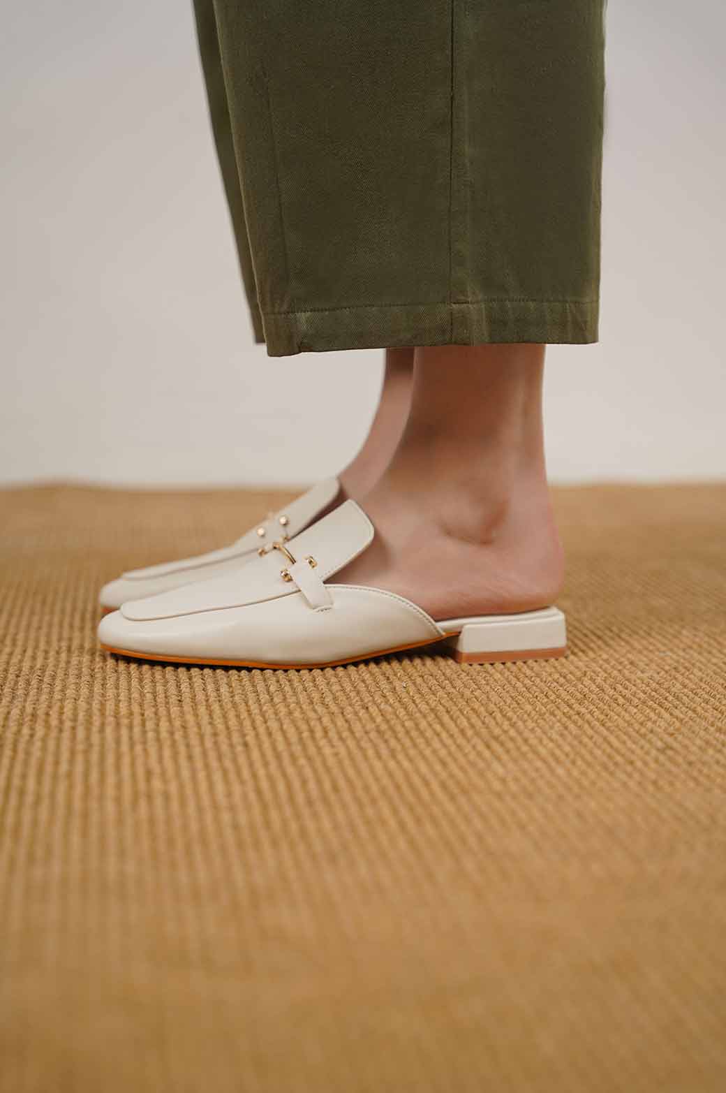 MINIMALIST MULES - Image 4