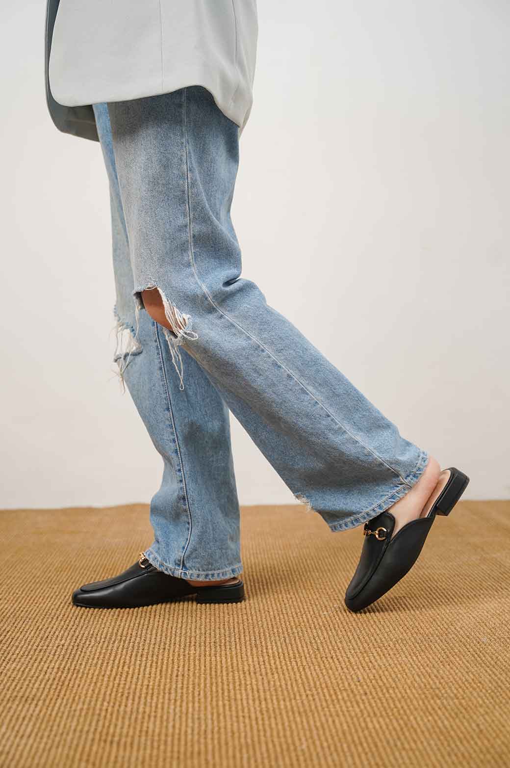 MULES WITH BUCKLE - Image 3