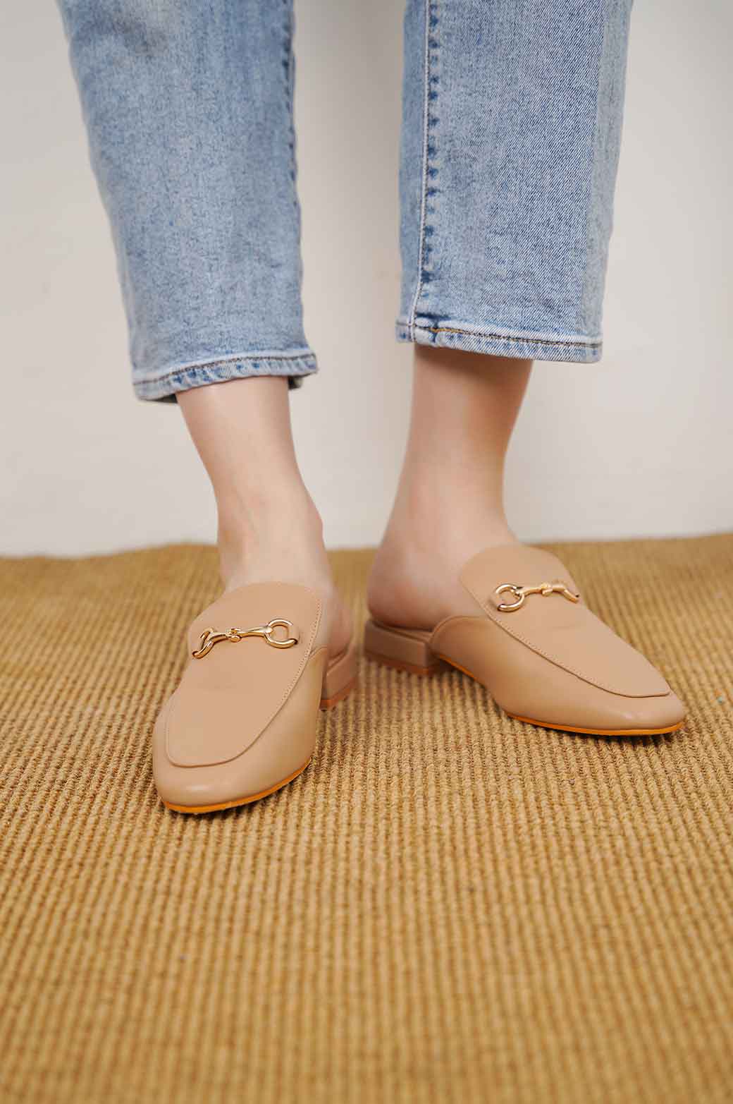 MULES WITH BUCKLE