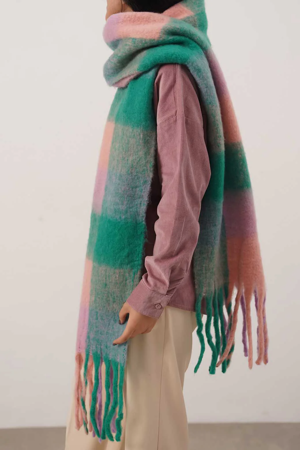 PLUSH CHECKERED SCARF - Image 2