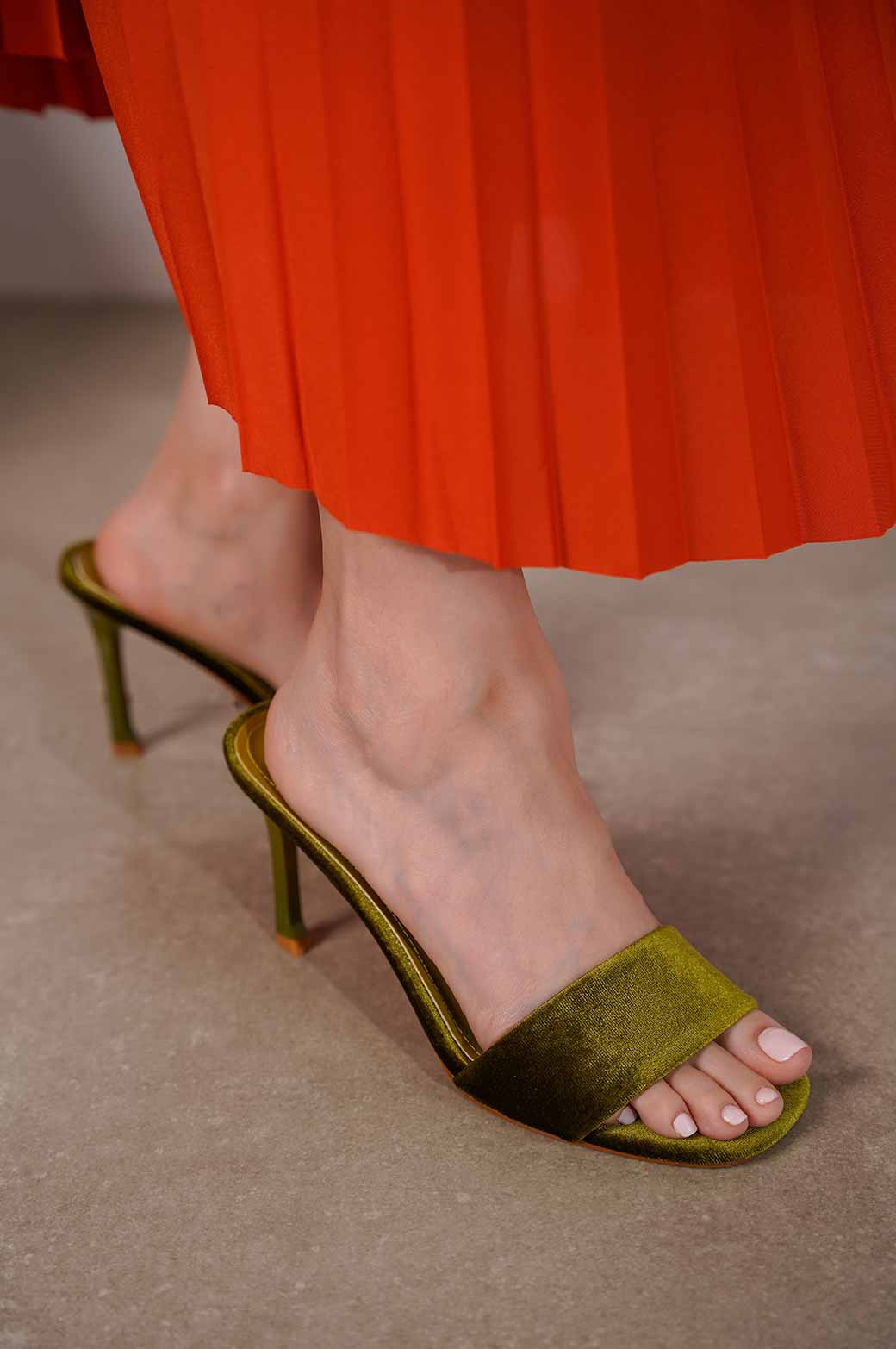 PLUSH HIGH HEEL