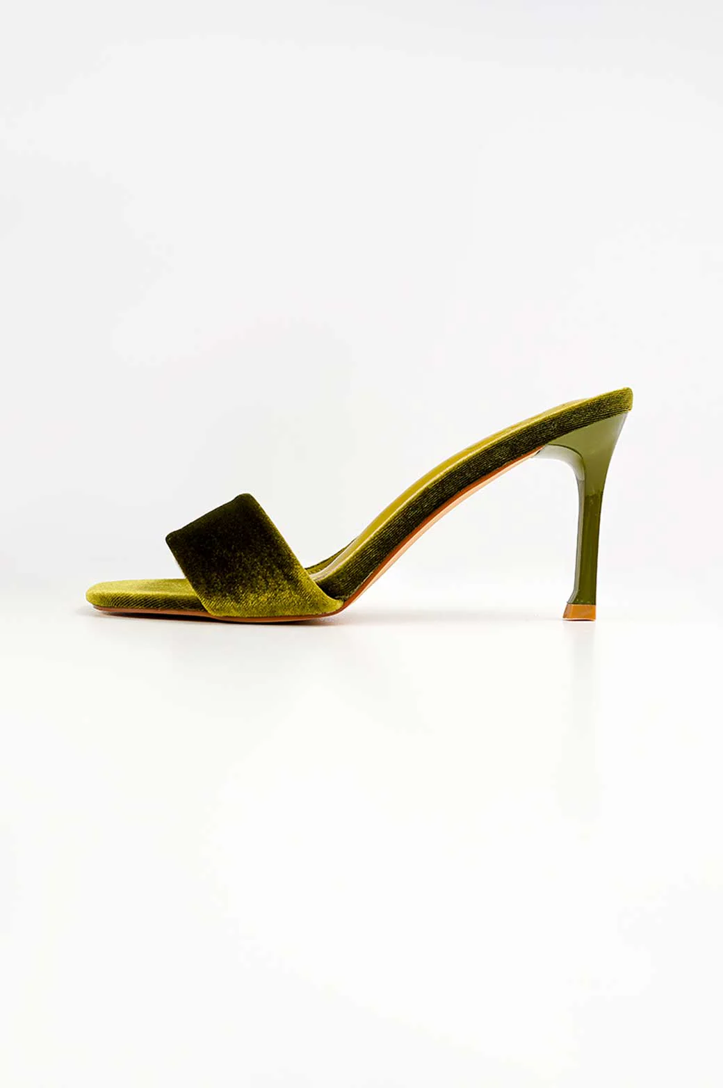 PLUSH HIGH HEEL - Image 5