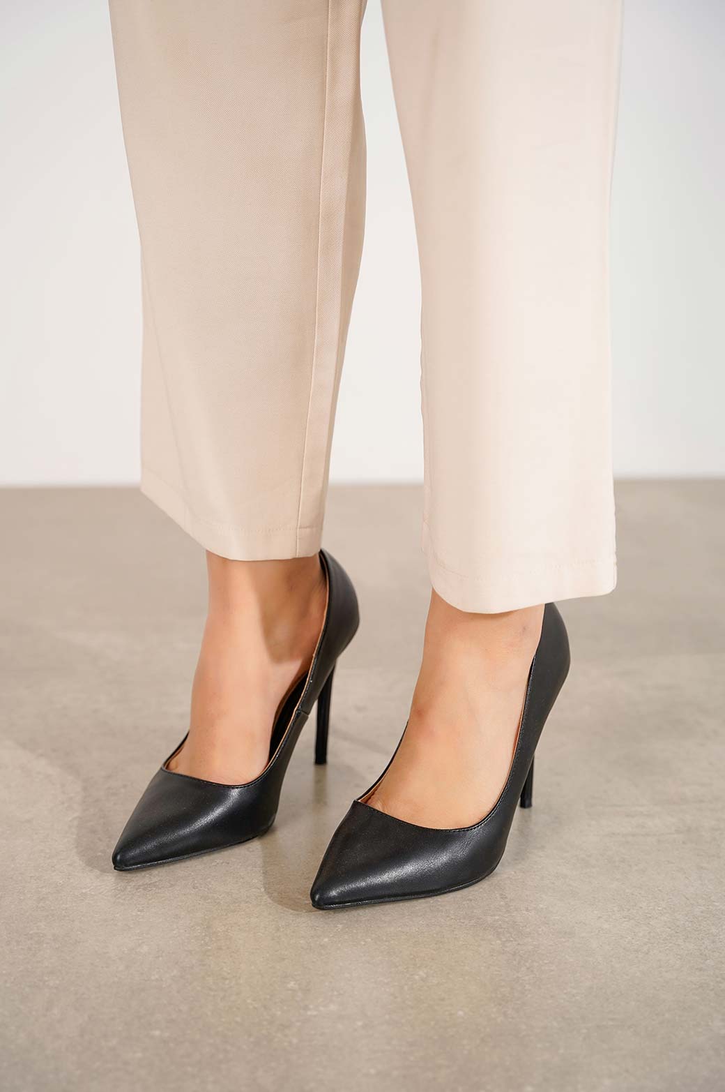 POINTED STILETTO HEEL