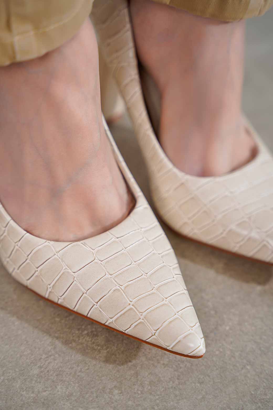 POINTED TEXTURED HEEL - Image 2