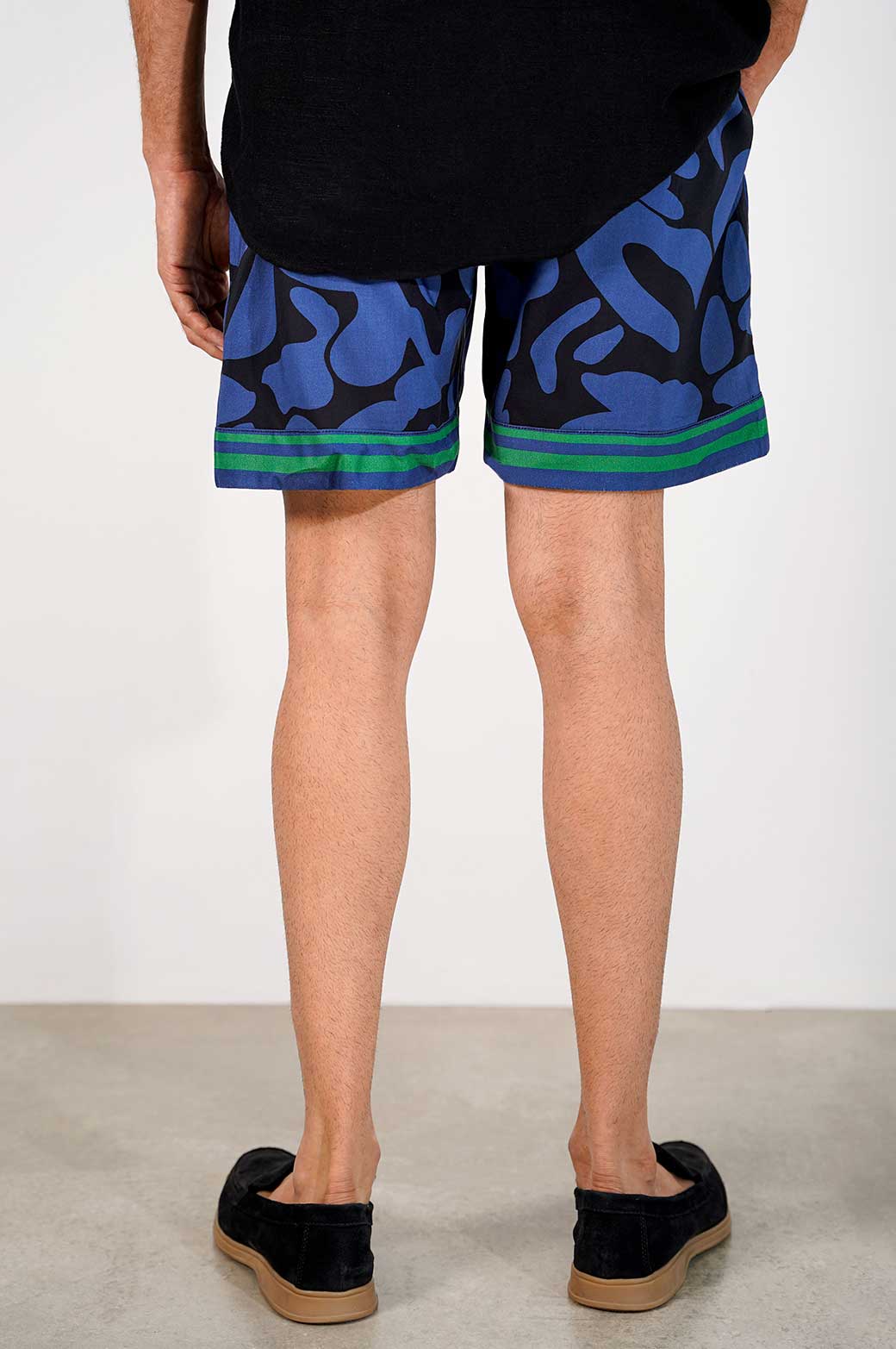 PRINTED DRAWSTRING SHORTS - Image 4