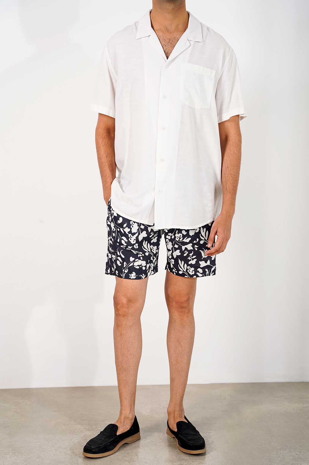 PRINTED DRAWSTRING SHORTS - Image 3