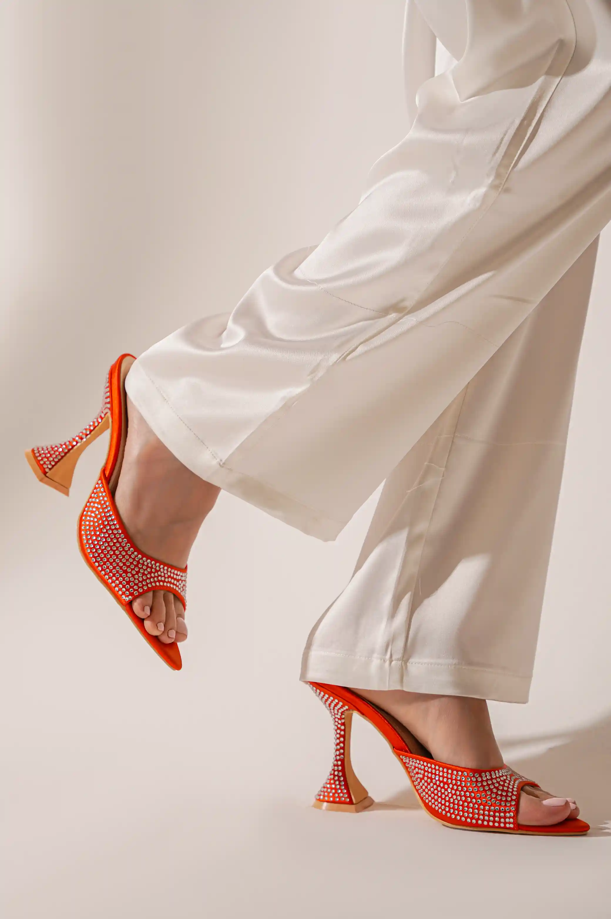 RHINESTONE RAZOR HEELS - Image 4