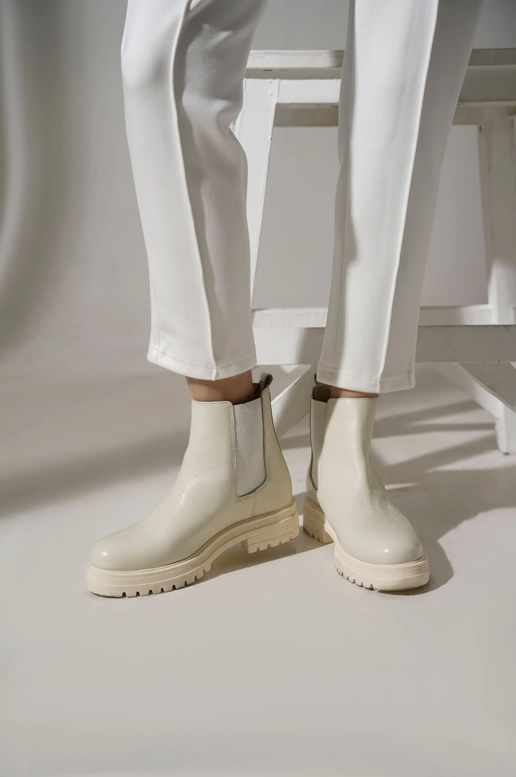 CHELSEA BOOTS - Image 3