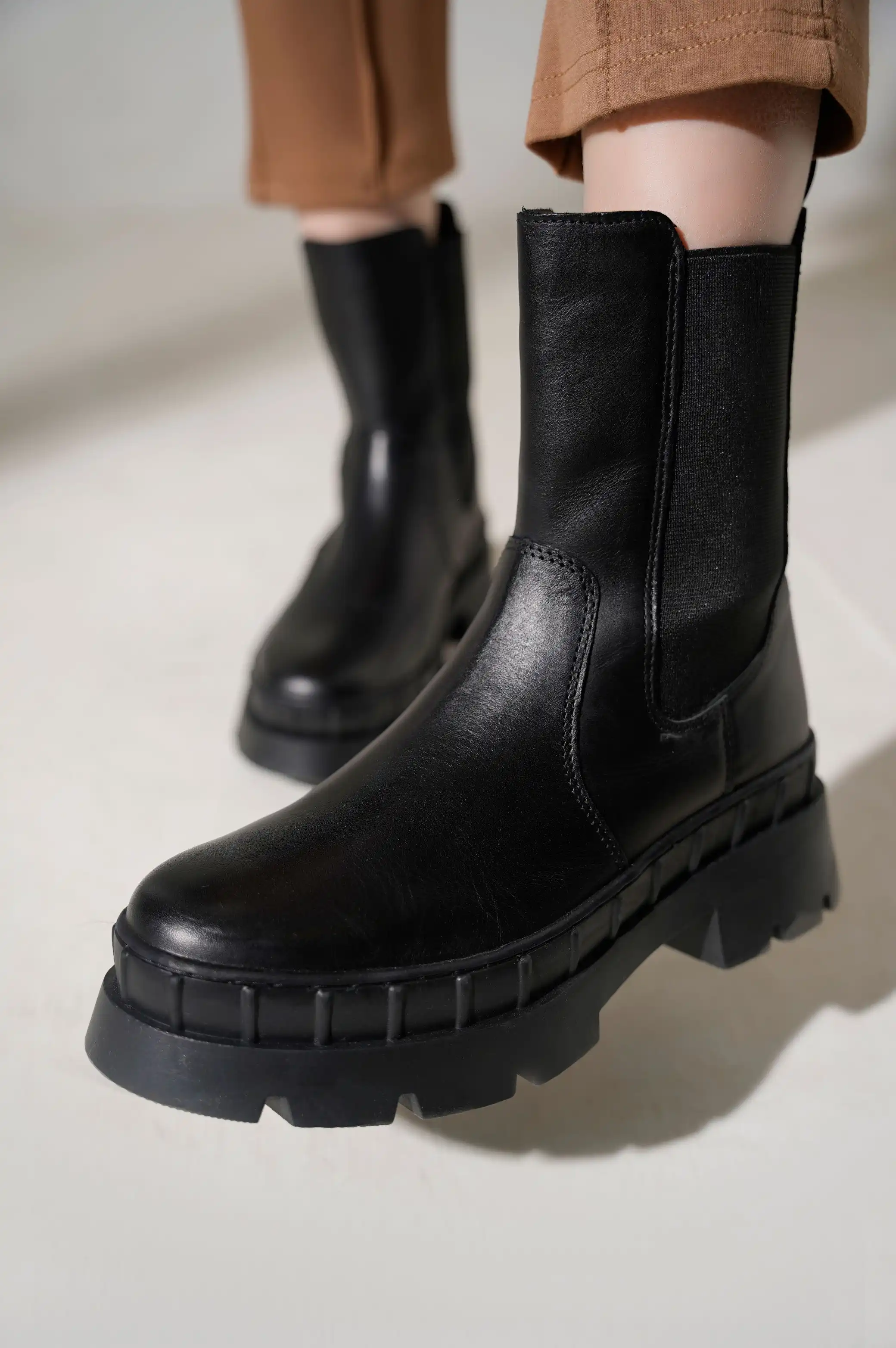 NEO LEATHER CHUNKY BOOTS - Image 4