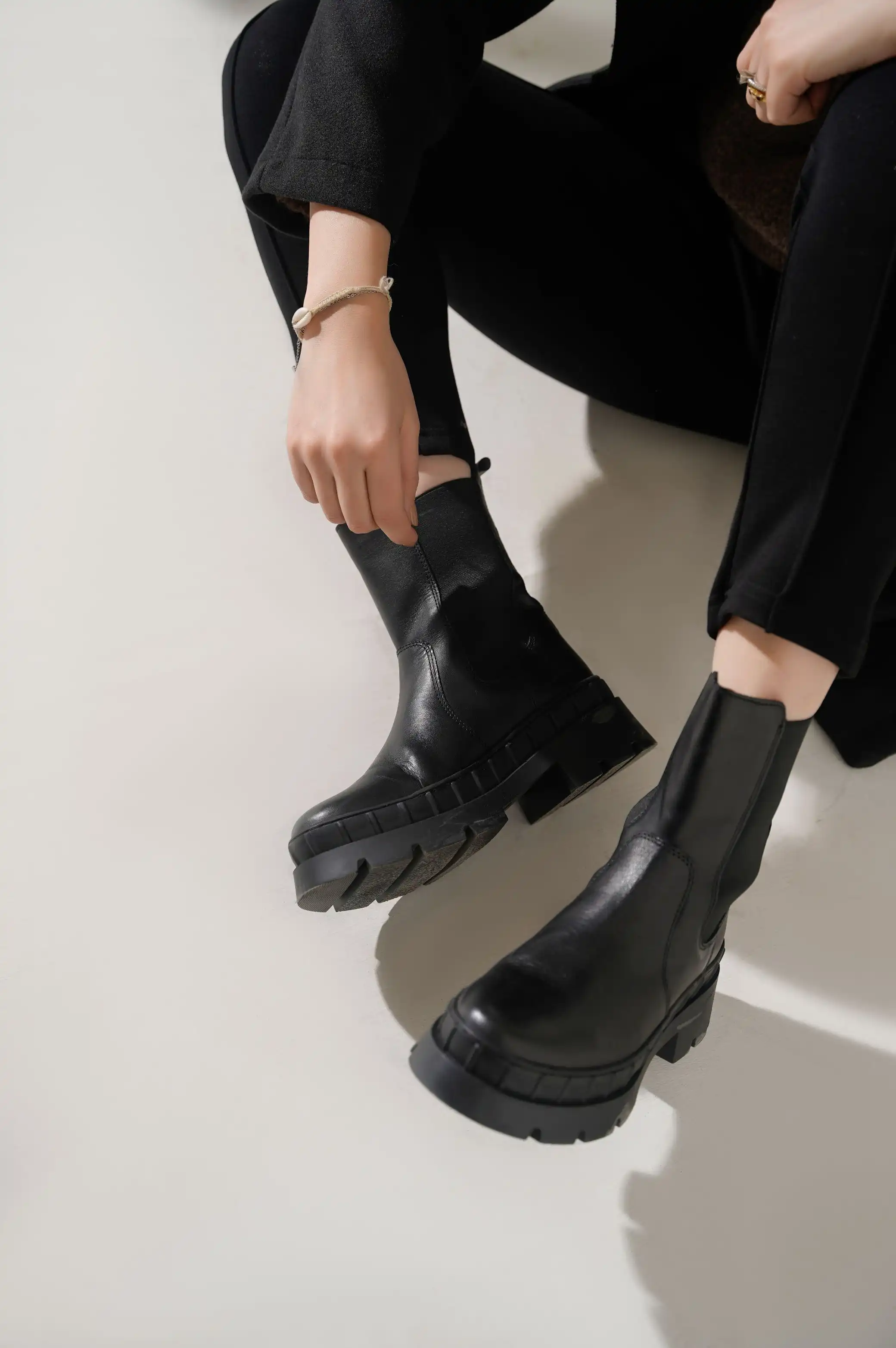NEO LEATHER CHUNKY BOOTS - Image 5