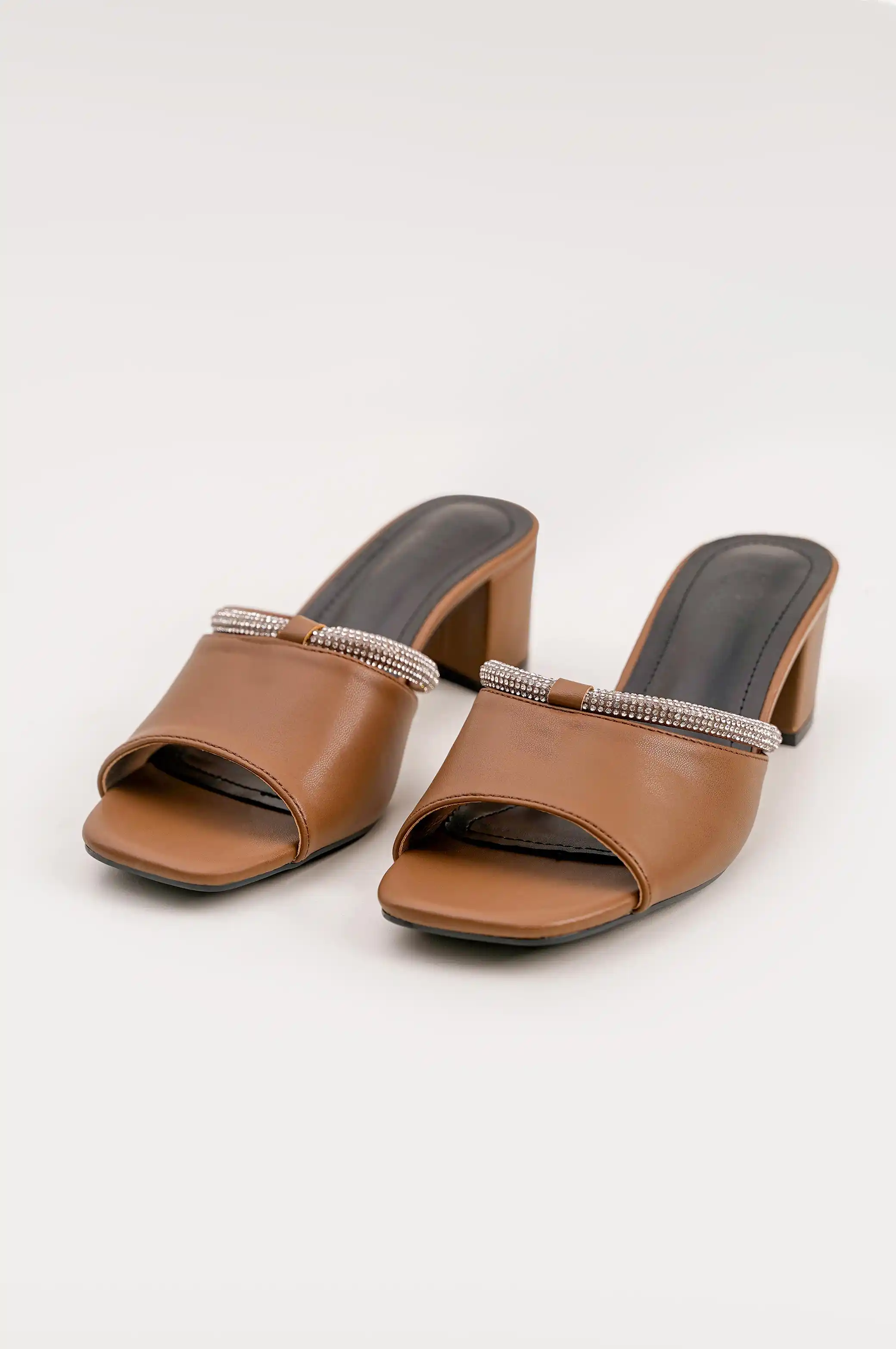SHORT BLOCK HEEL - Image 4