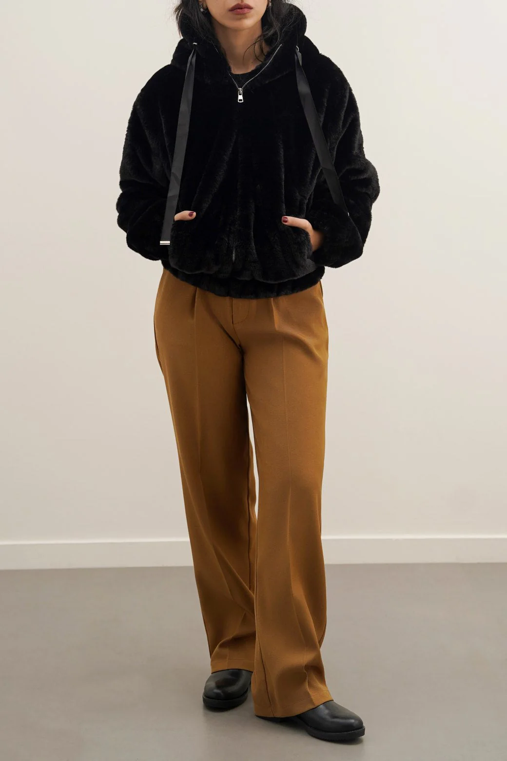 SHORT FUR HOODIE - Image 5