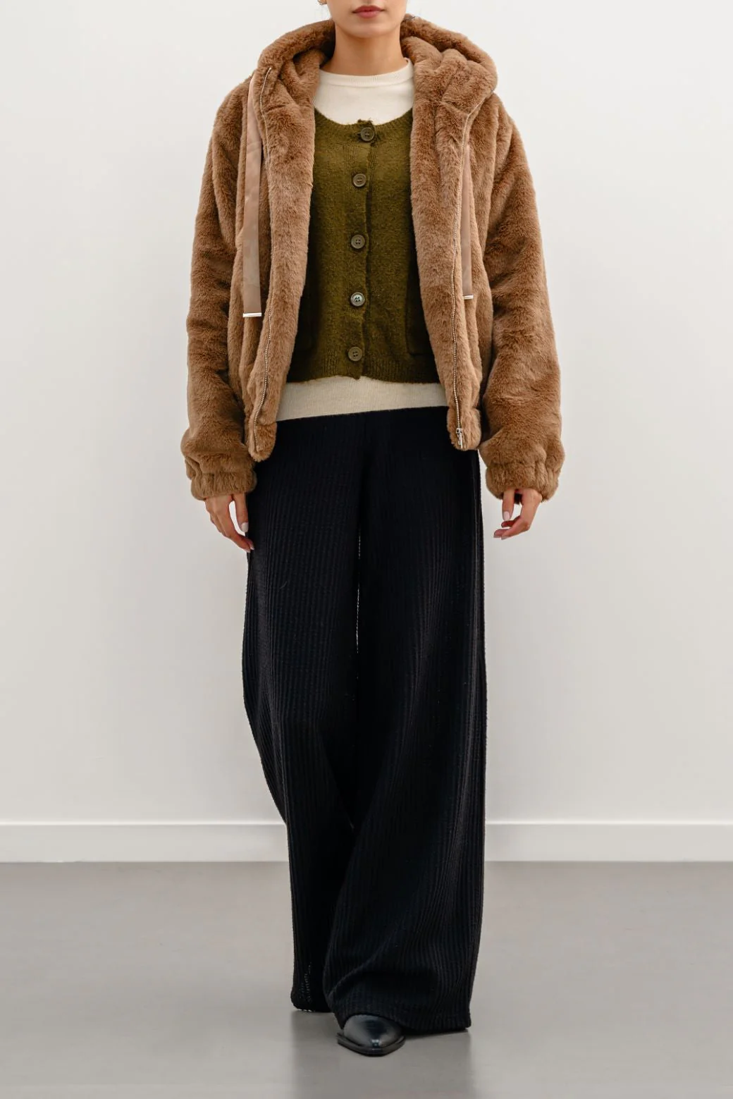 SHORT FUR HOODIE - Image 5