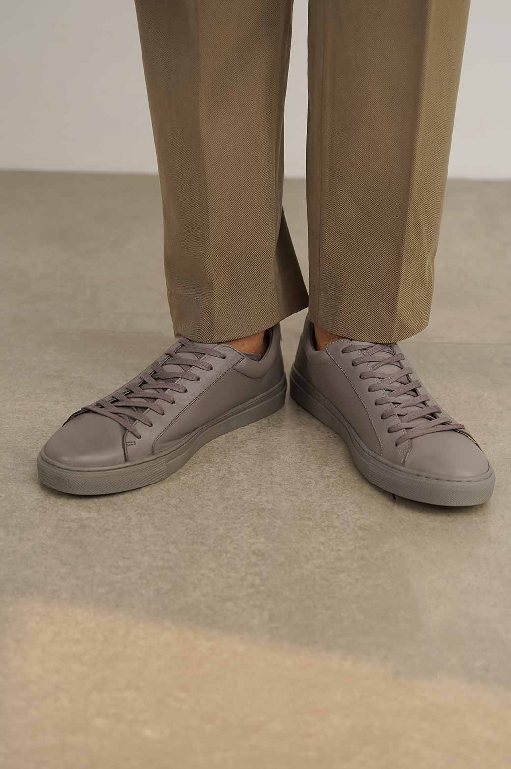 SLEEK LEATHER SNEAKERS - Image 4
