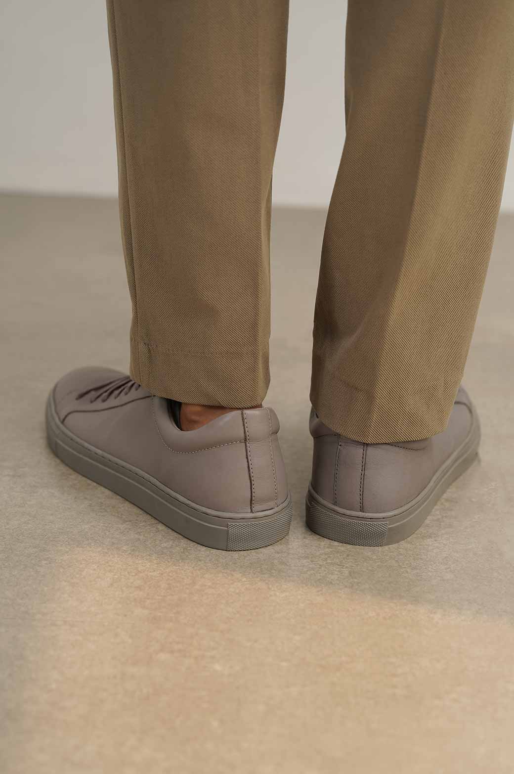 SLEEK LEATHER SNEAKERS - Image 5