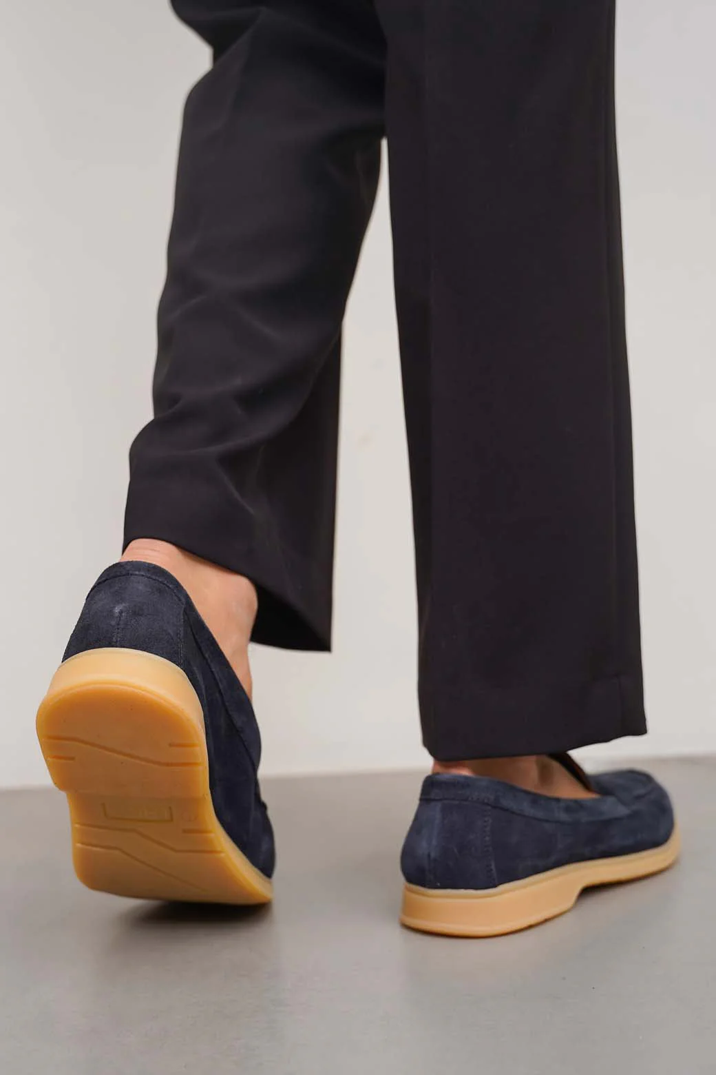 COMFORTABLE LEATHER LOAFERS - Image 4
