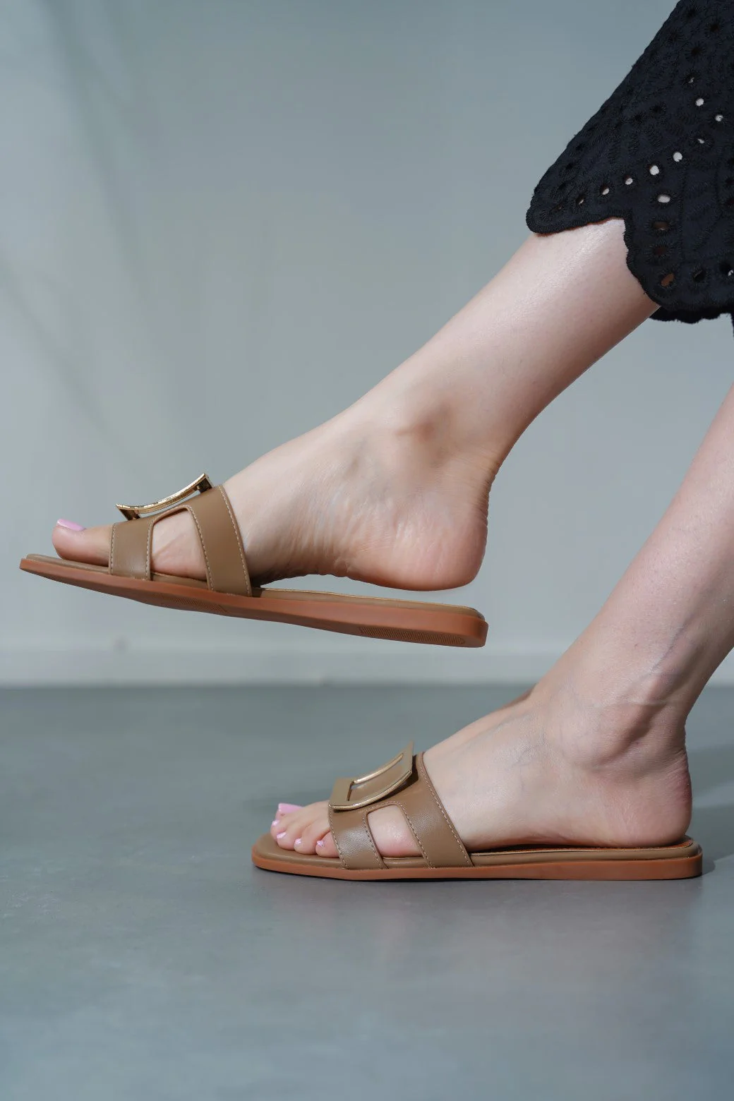 SQUARE BUCKLED SLIDES - Image 3