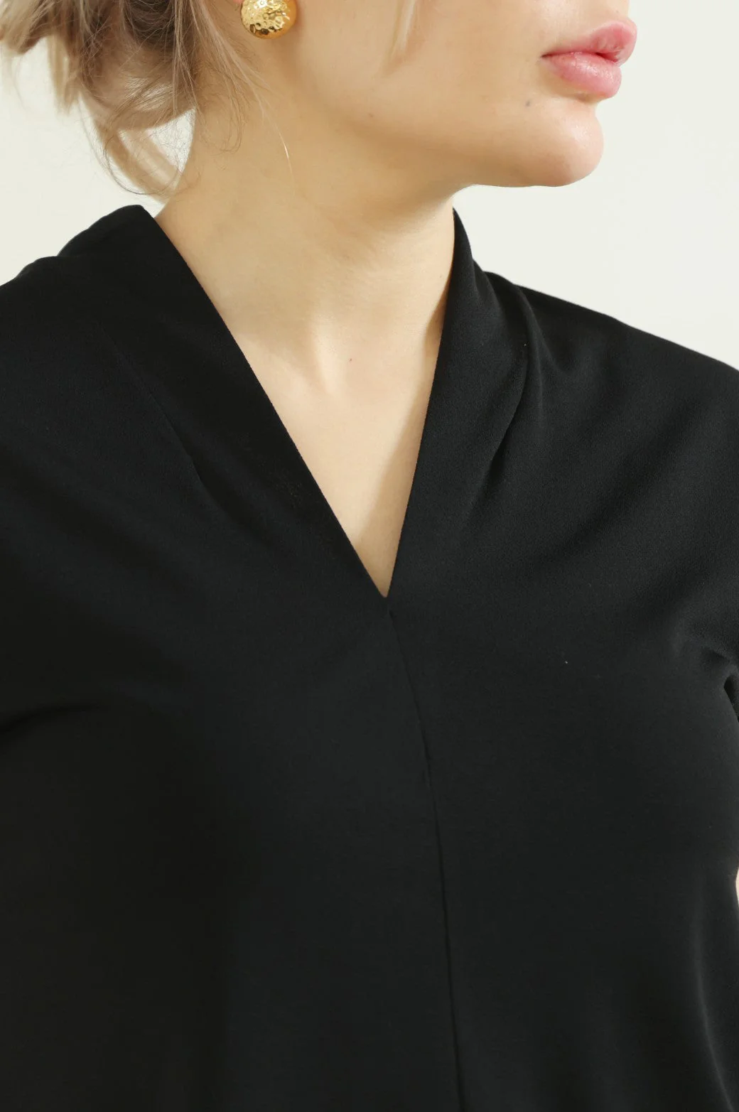 STRETCHY V-NECK TOP - Image 5