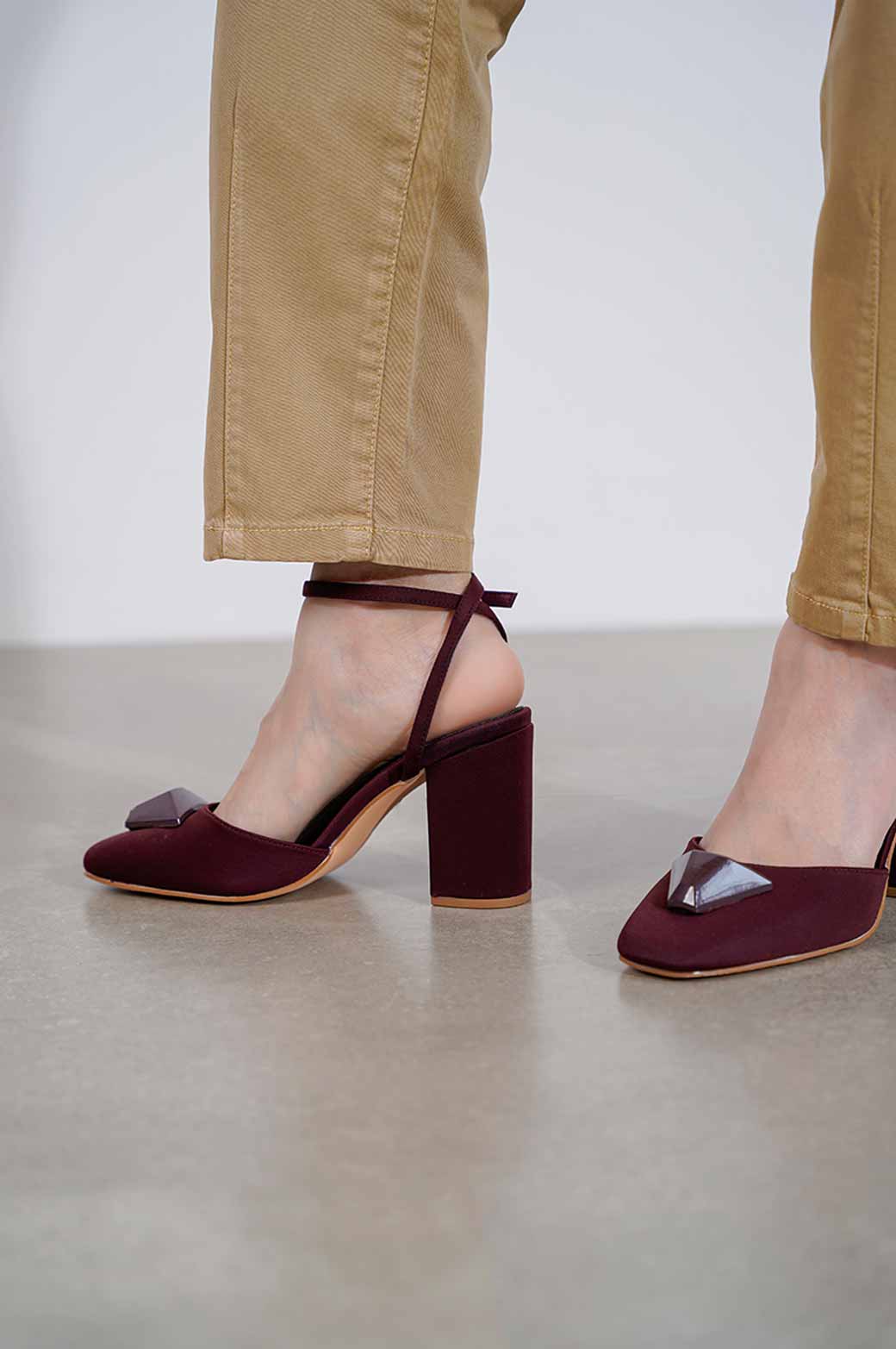 STUDDED BLOCK HEEL - Image 2