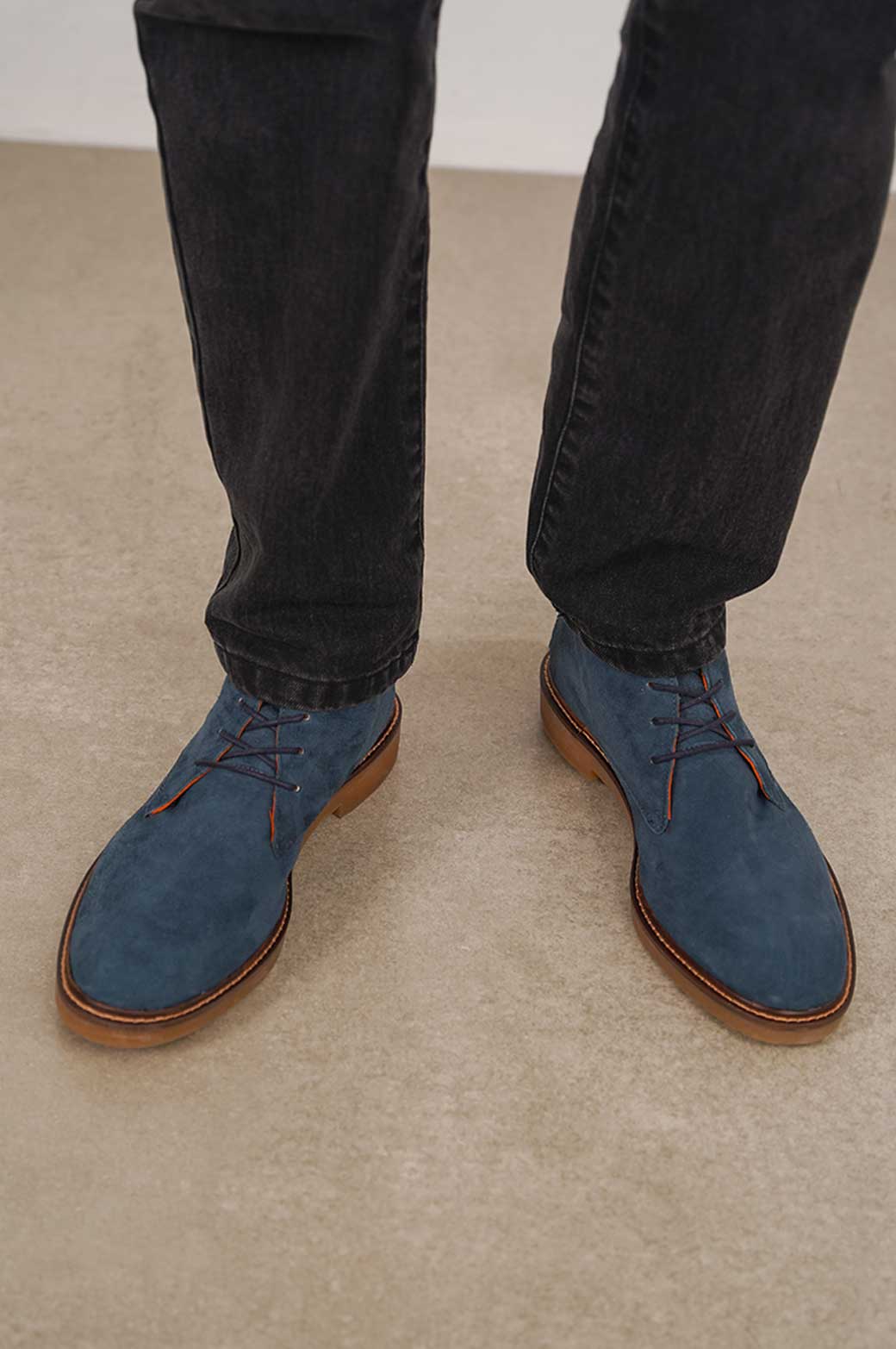 SUEDE CHUKKA BOOTS - Image 2