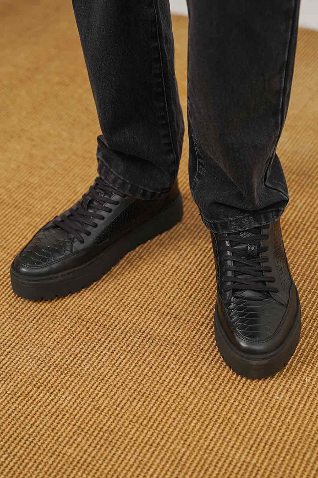 TEXTURED LEATHER SNEAKERS - Image 2