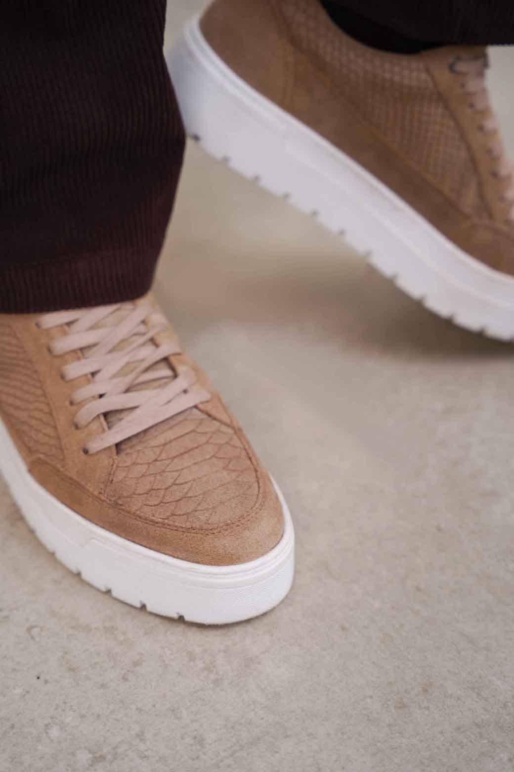 TEXTURED LEATHER SNEAKERS - Image 4