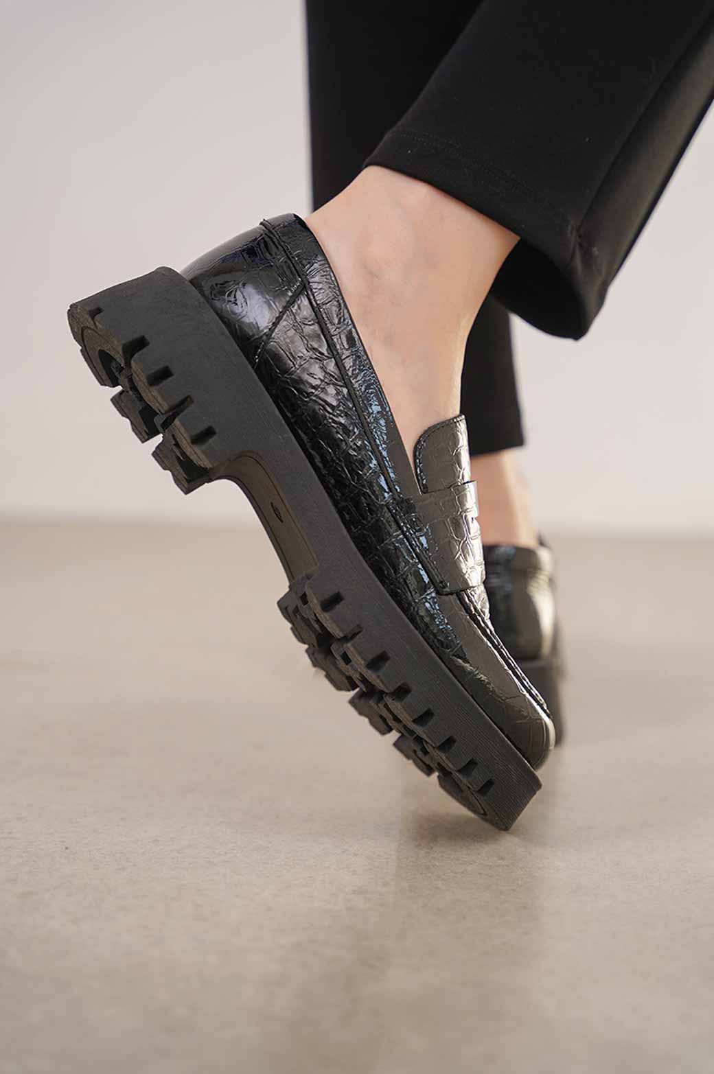 TEXTURED PATENT LOAFERS - Image 3