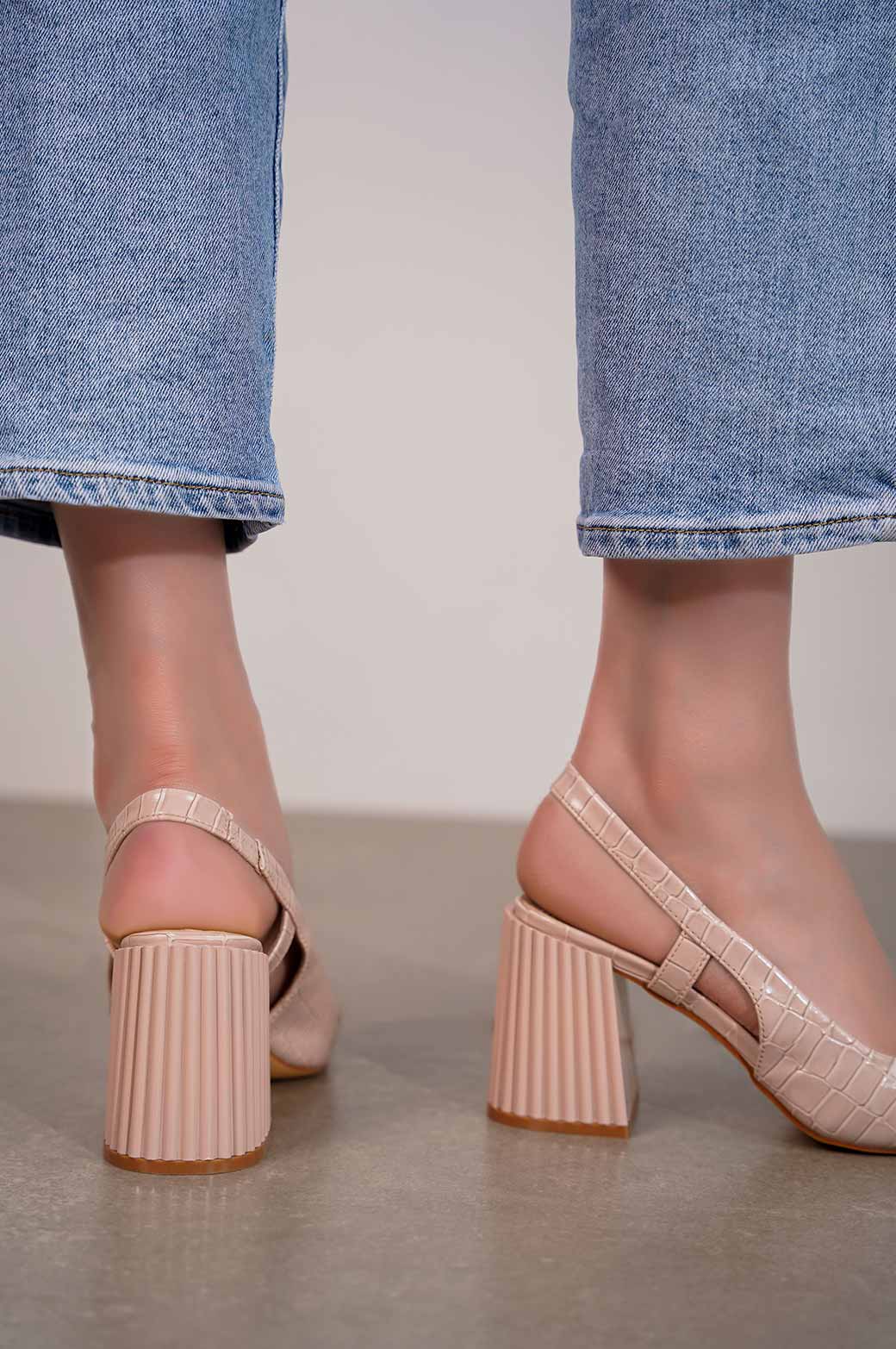 TEXTURED SLINGBACK - Image 3