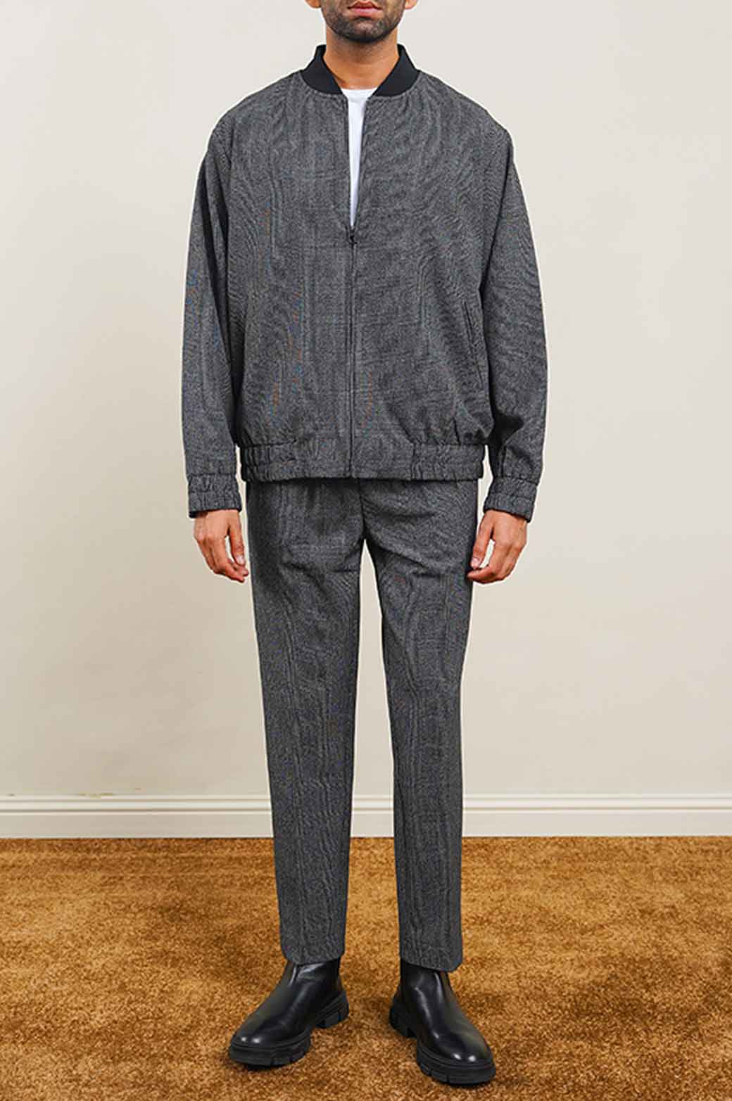 TEXTURED ZIPPER JACKET