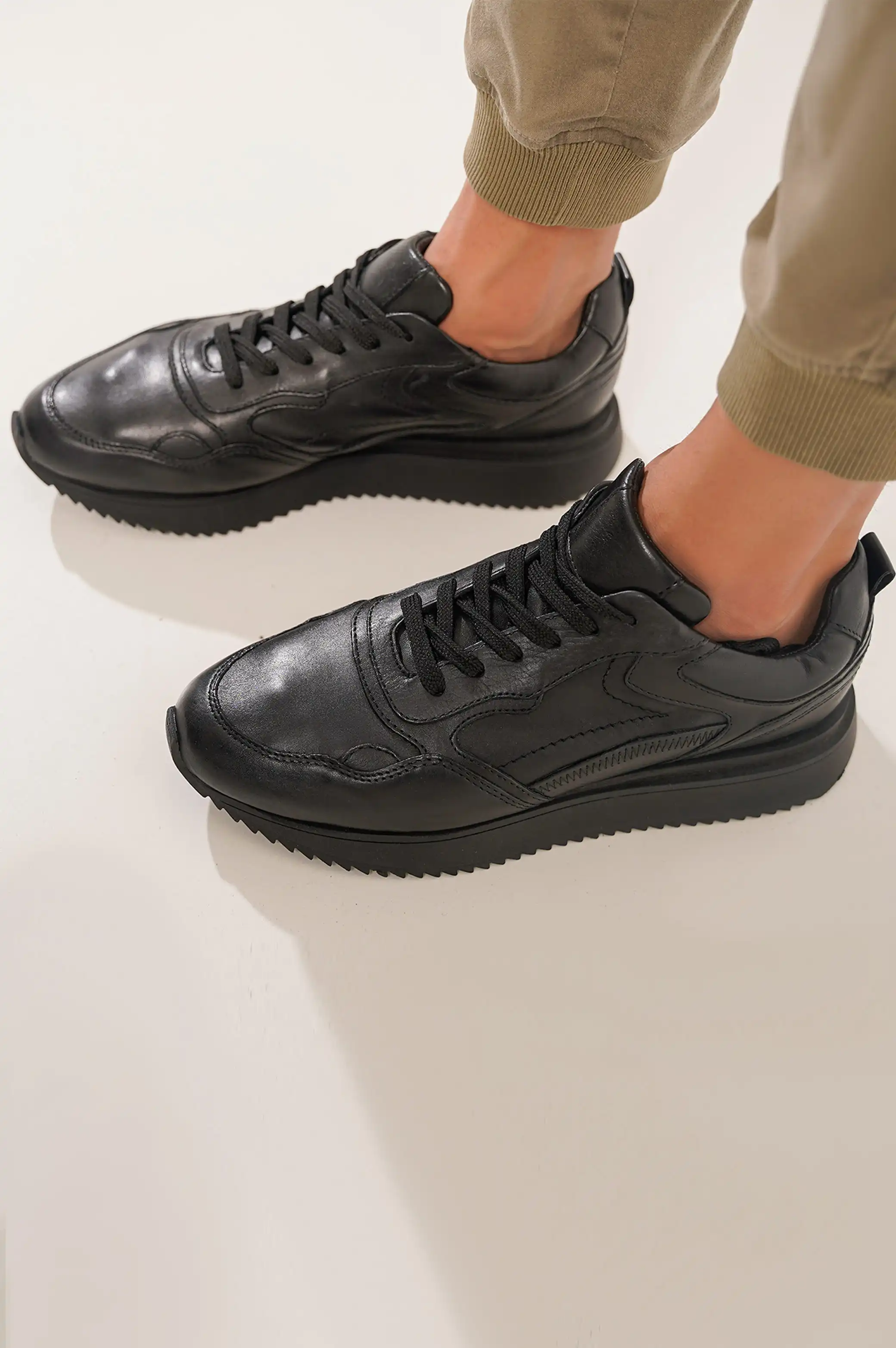THE LEATHER JOGGER - Image 3