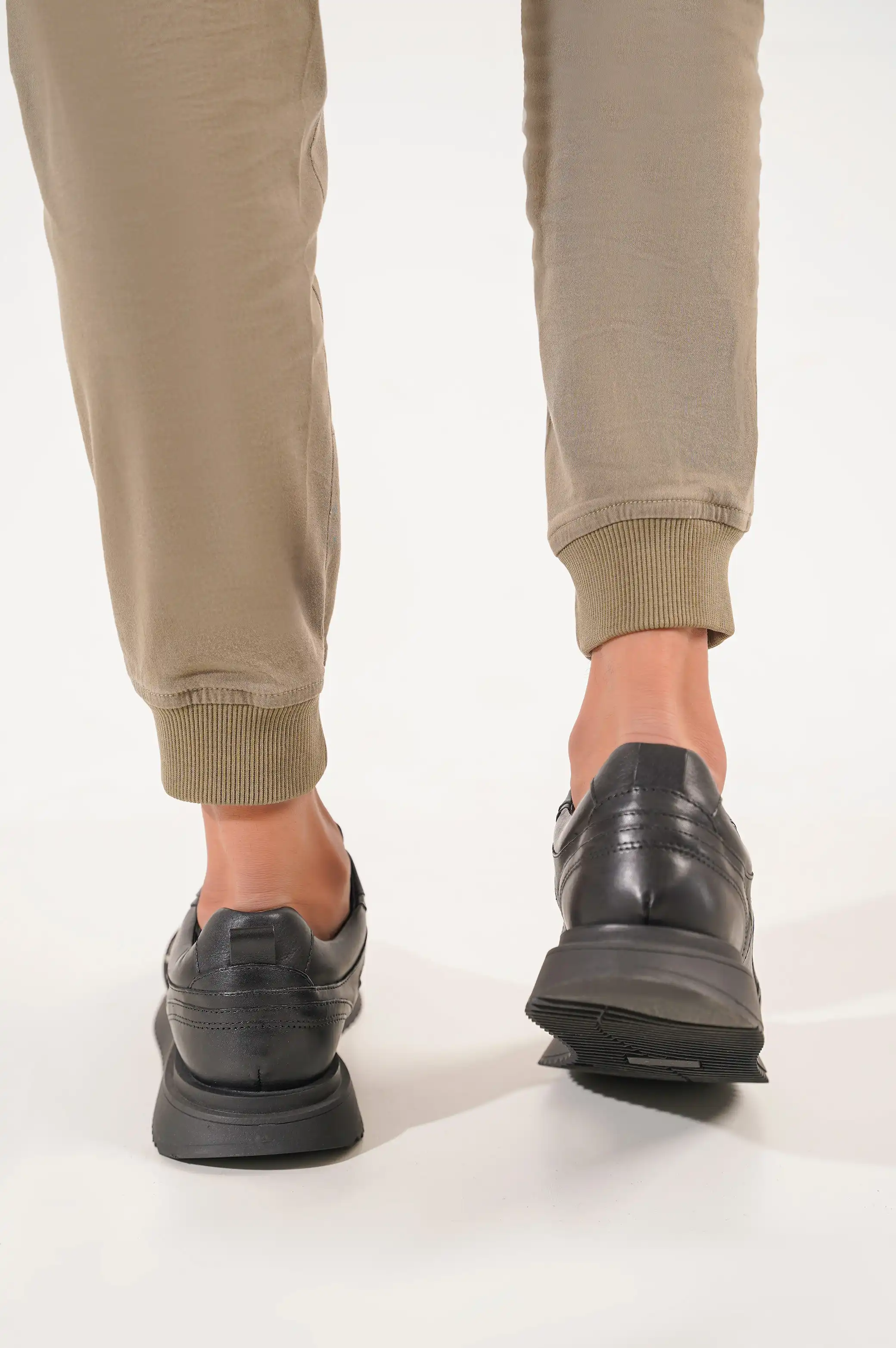 THE LEATHER JOGGER - Image 6
