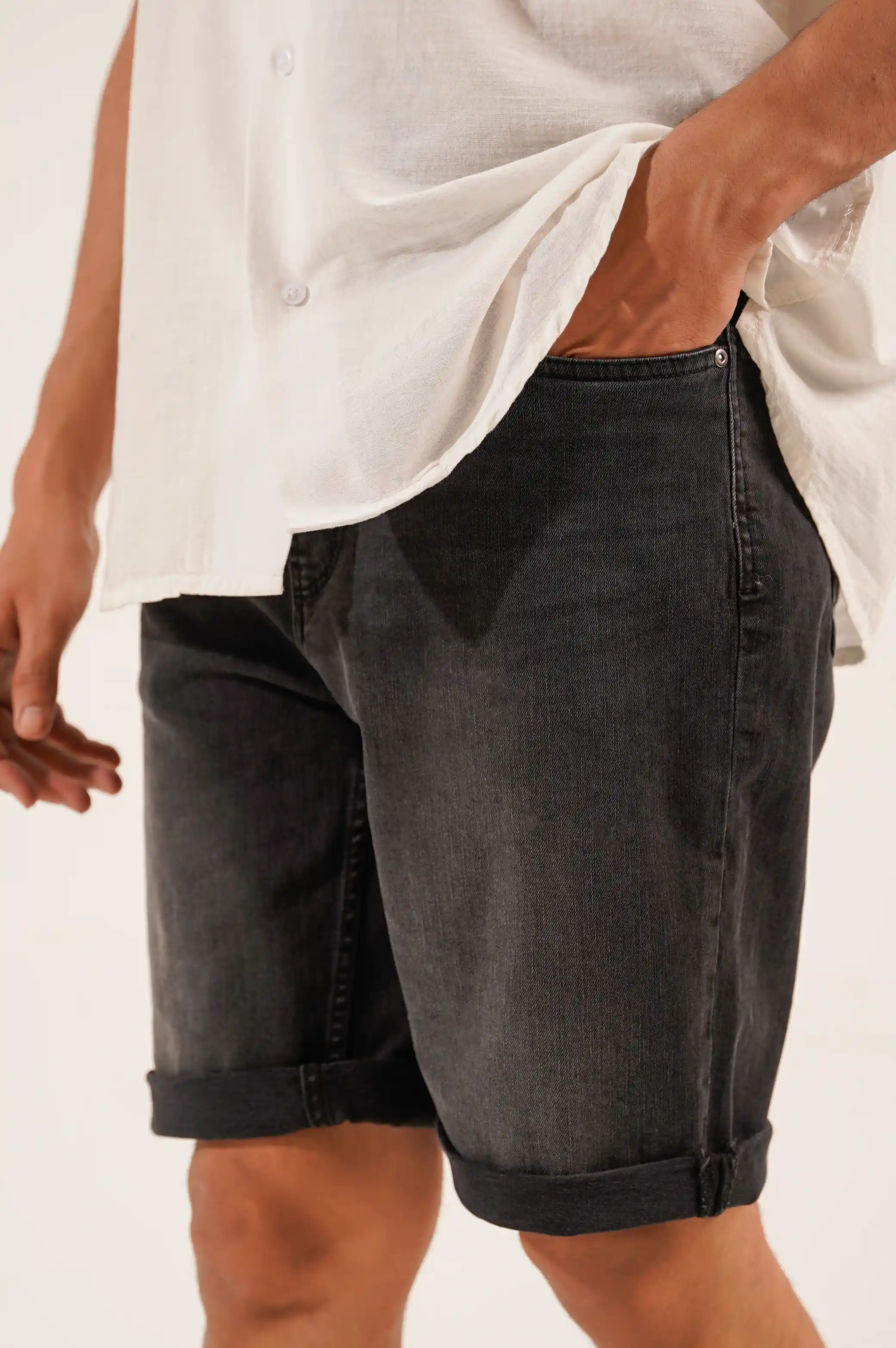 TURN-UP DENIM SHORTS - Image 4