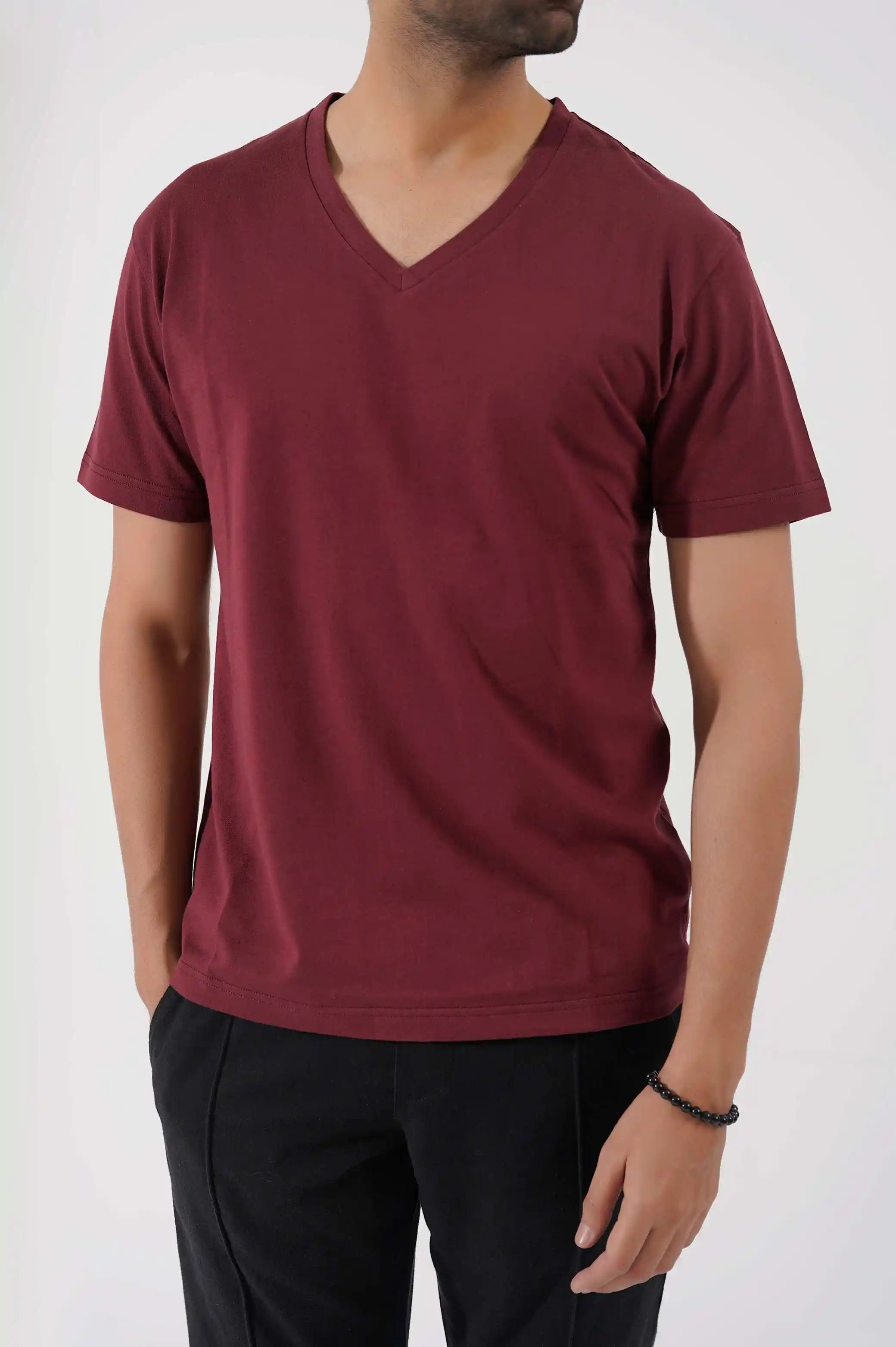 V NECK T-SHIRT
