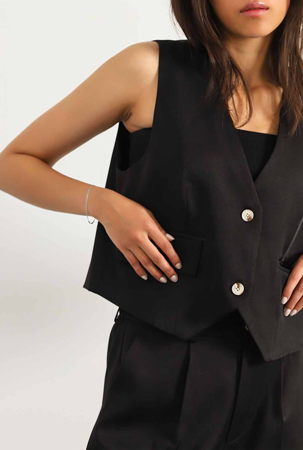 WAISTCOAT WITH POCKETS - Image 2