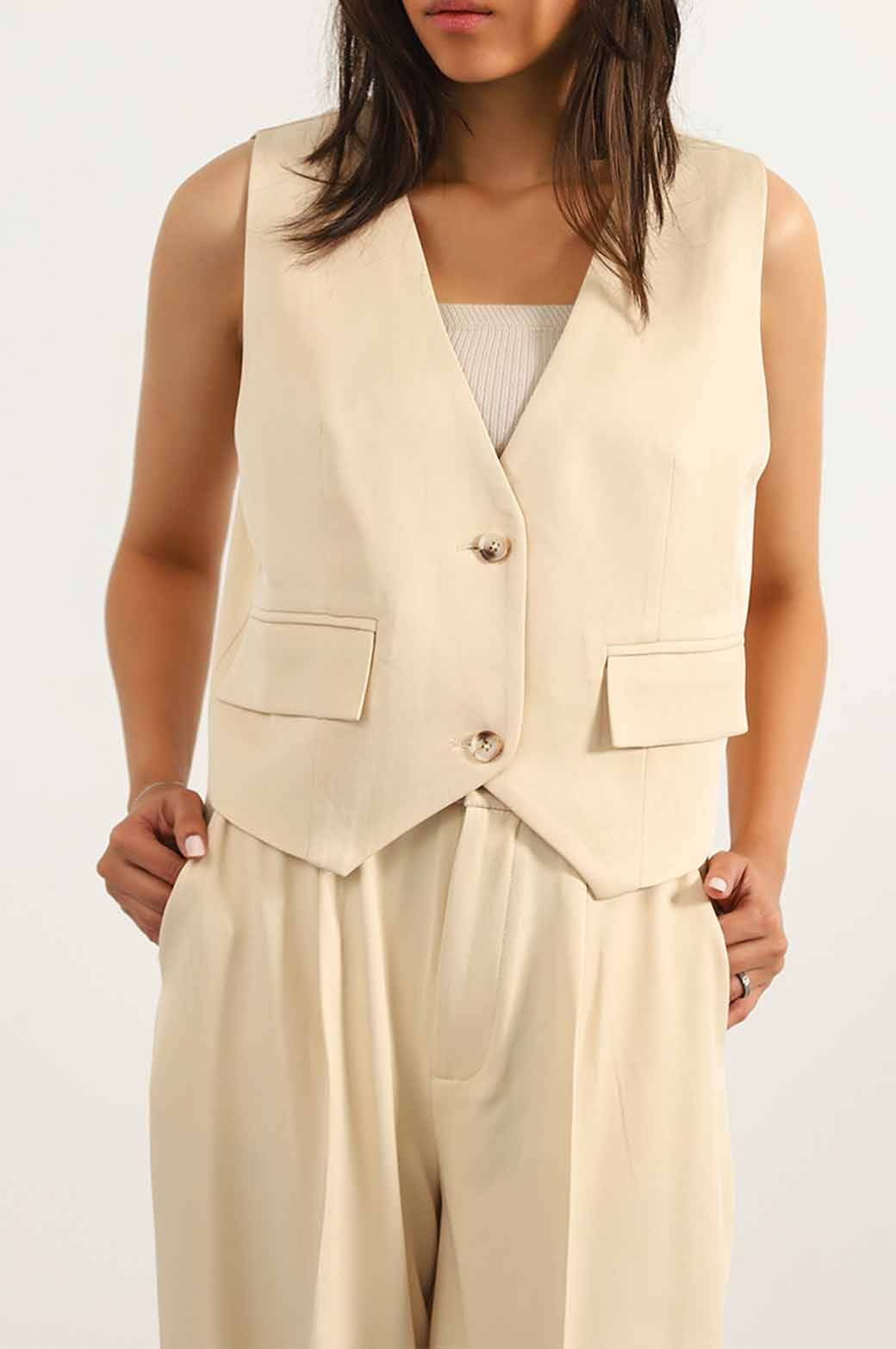 WAISTCOAT WITH POCKETS - Image 2
