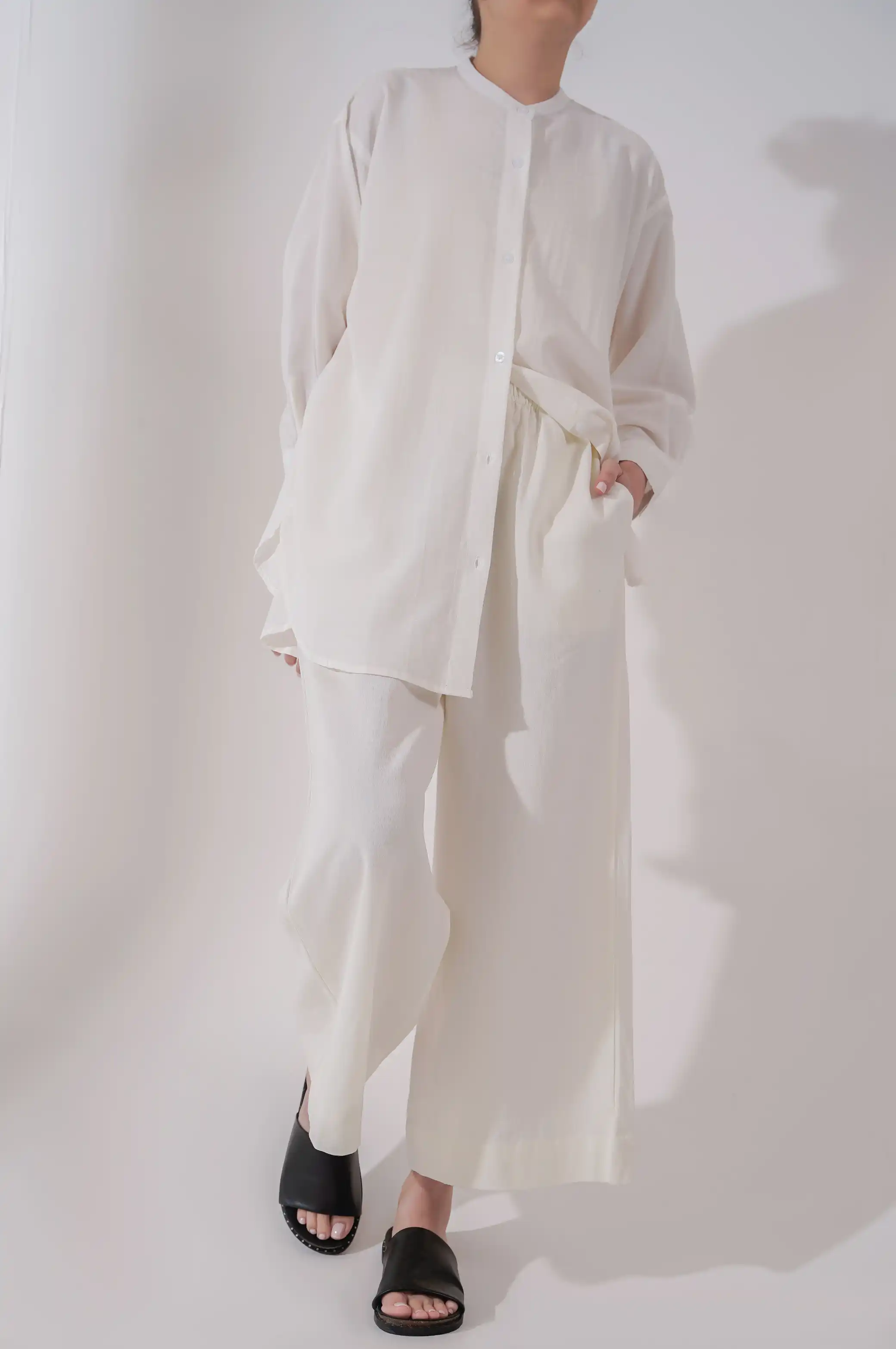 WIDE ANKLE-CUT PANTS