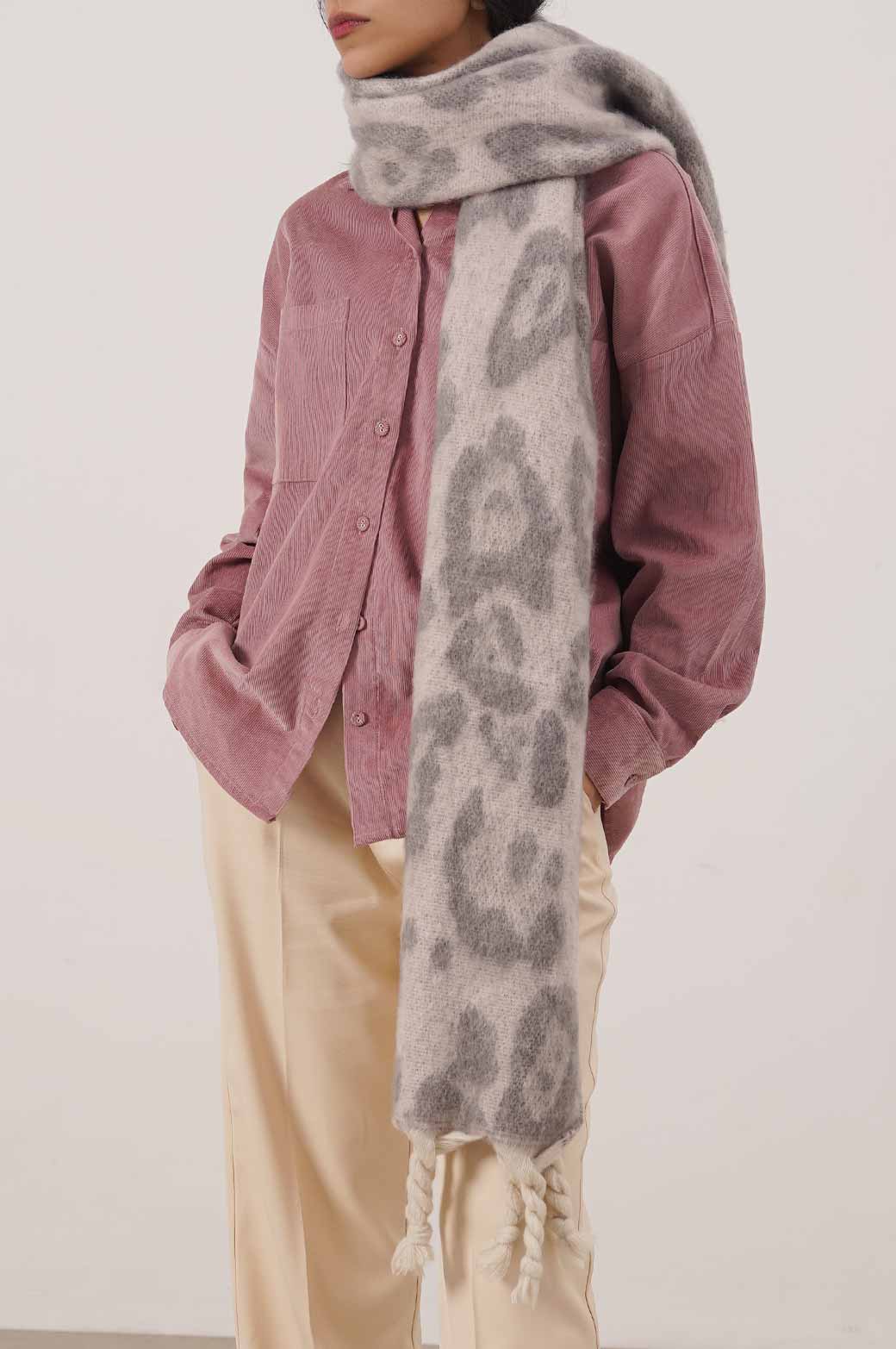PLUSH JUNGLE SCARF - Image 4