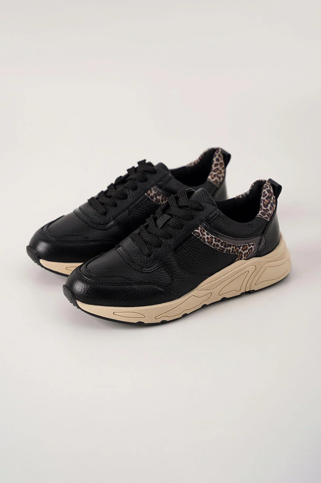 SNEAKERS WITH ANIMAL PRINT DETAIL - Image 5