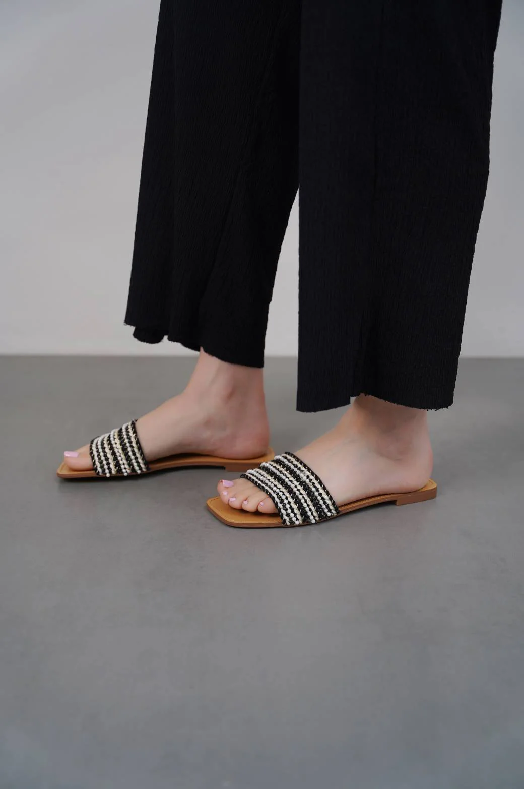 WOVEN PEARL SLIDES - Image 5